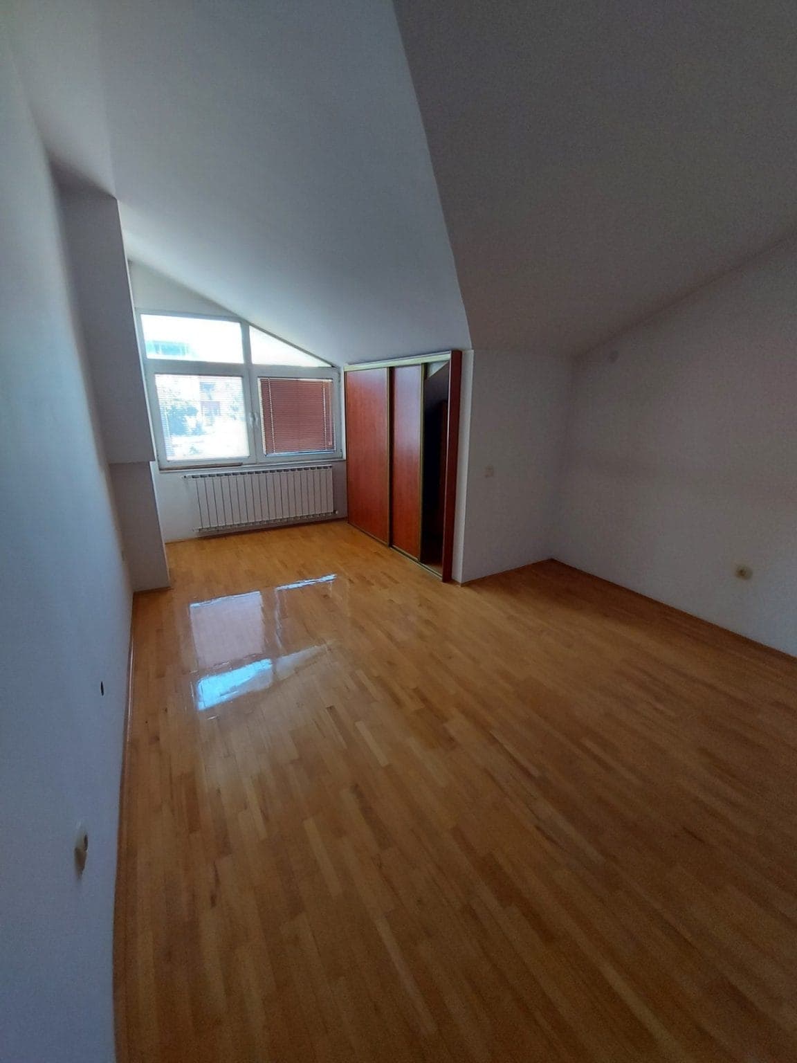 Се продава куќа на одлична локација - За Продажба - Кисела Вода - Слика 6