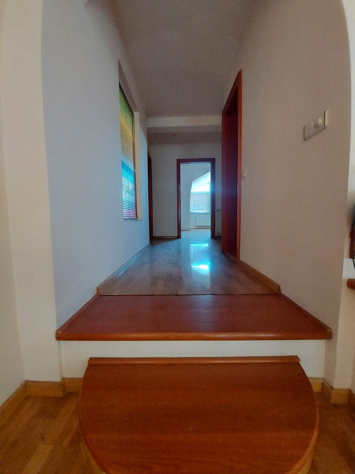 Се продава куќа на одлична локација - 2