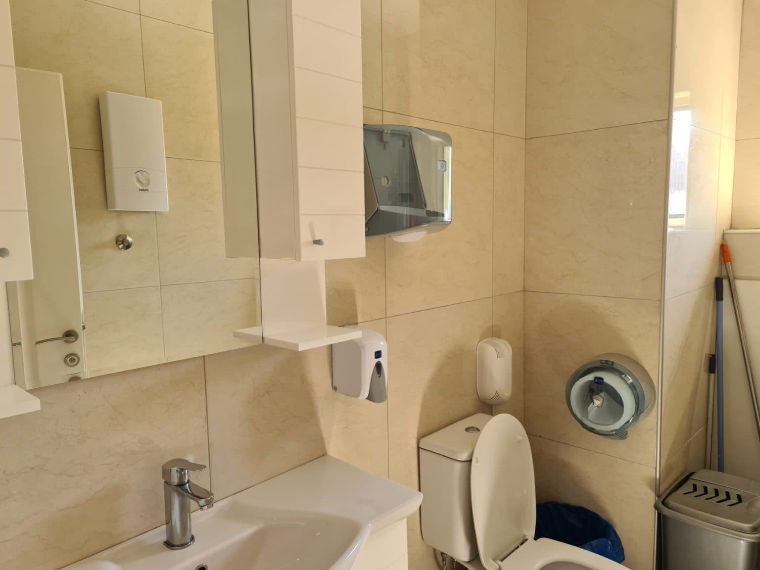 Office space for rent near the main square - For Rent - Centar - Image 14