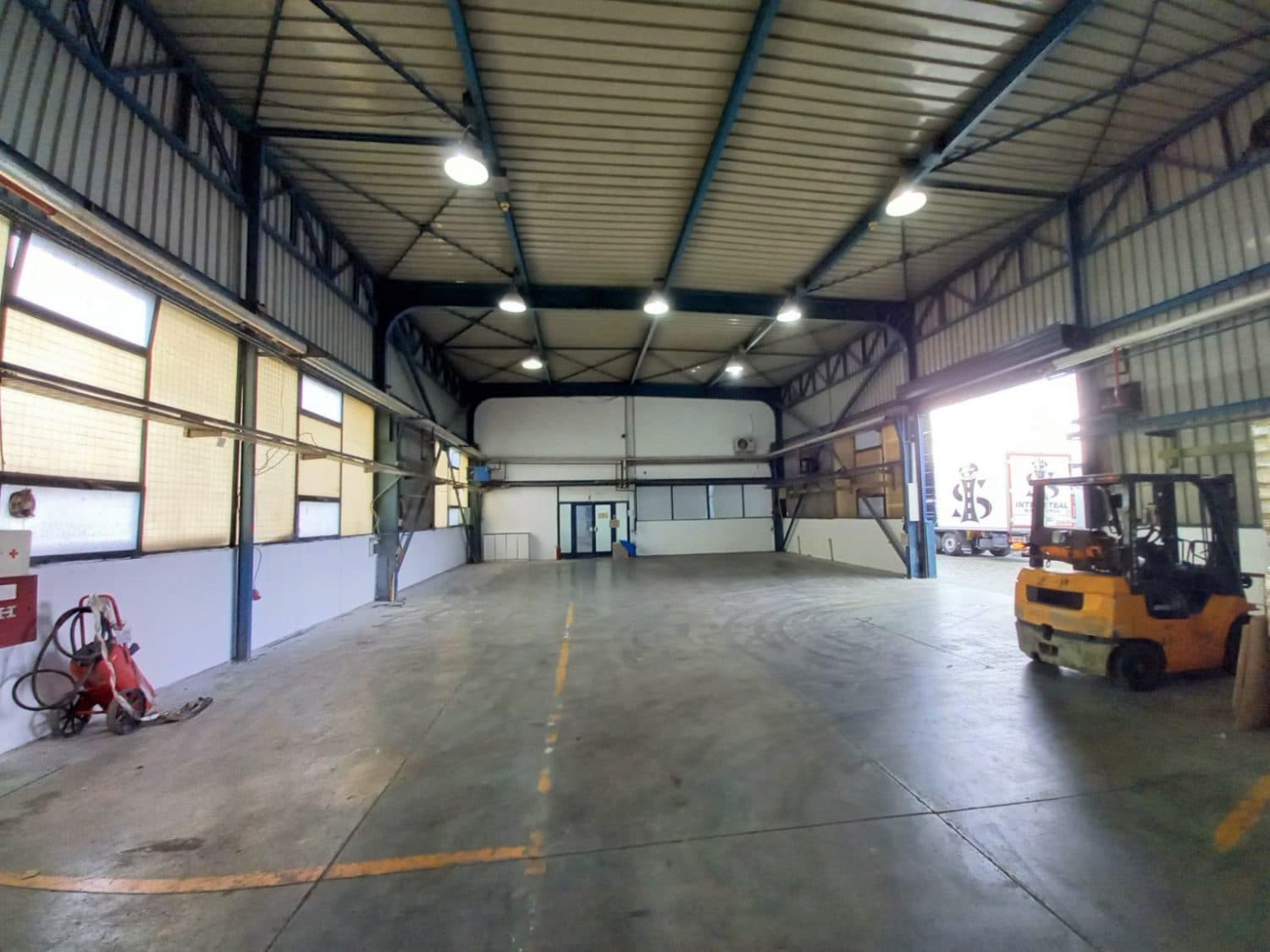 Warehouse and office space for rent in Gazi Baba - For Rent - Gazi Baba - Image 1