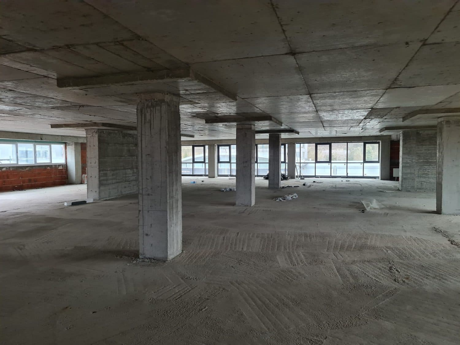 Деловна зграда 1000м2 на одлична локација - За Изнајмување - Карпош - Слика 6