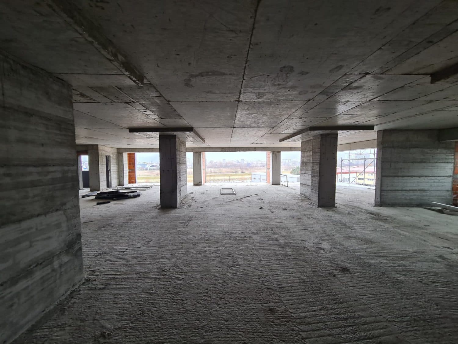 Деловна зграда 1000м2 на одлична локација - За Изнајмување - Карпош - Слика 7