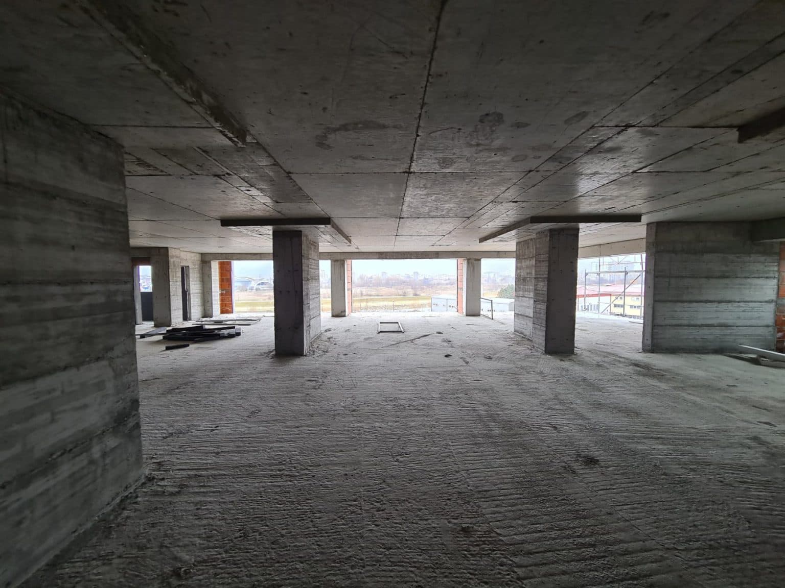 Business building 1000m2 on great location - For Rent - Karposh - Image 7