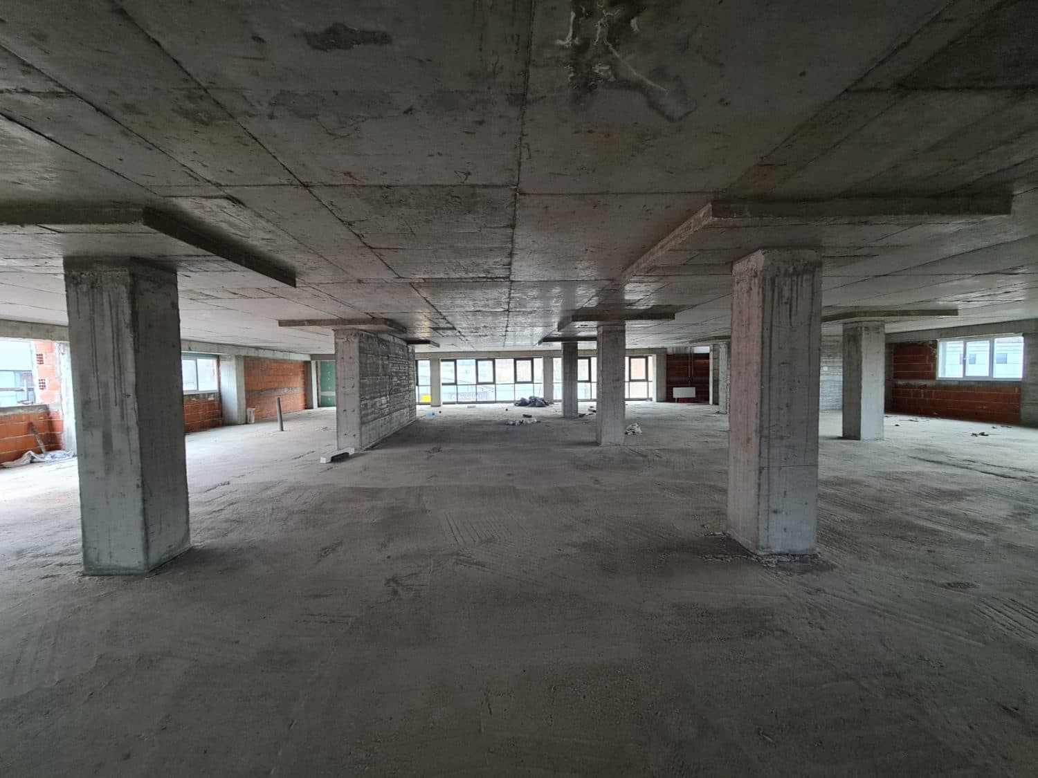 Деловна зграда 1000м2 на одлична локација - За Изнајмување - Карпош - Слика 8