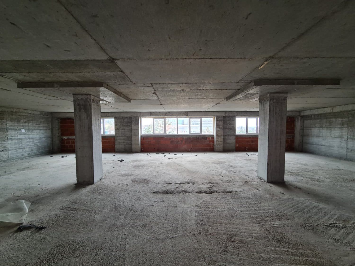 Деловна зграда 1000м2 на одлична локација - За Изнајмување - Карпош - Слика 9