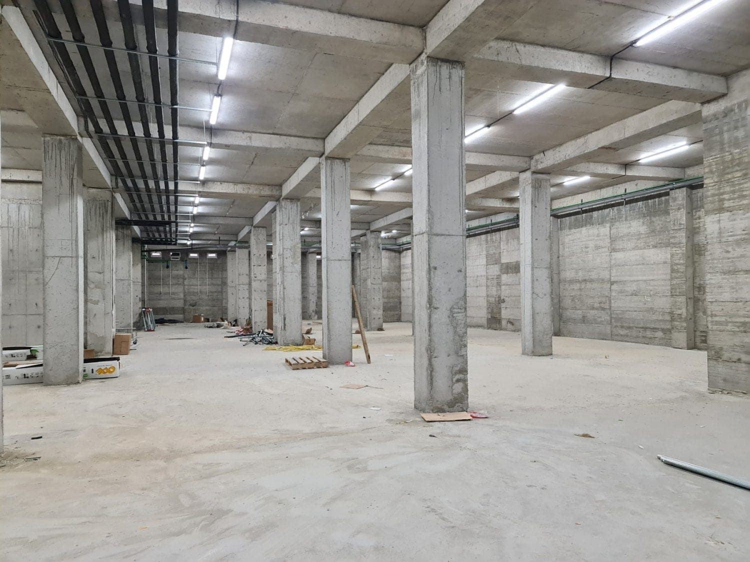 Деловна зграда 1000м2 на одлична локација - За Изнајмување - Карпош - Слика 15