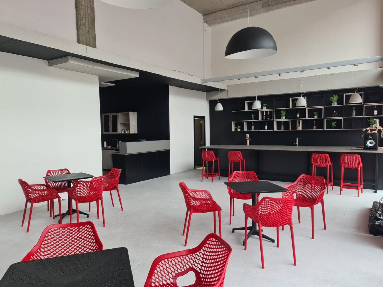 Деловна зграда 1000м2 на одлична локација - За Изнајмување - Карпош - Слика 2