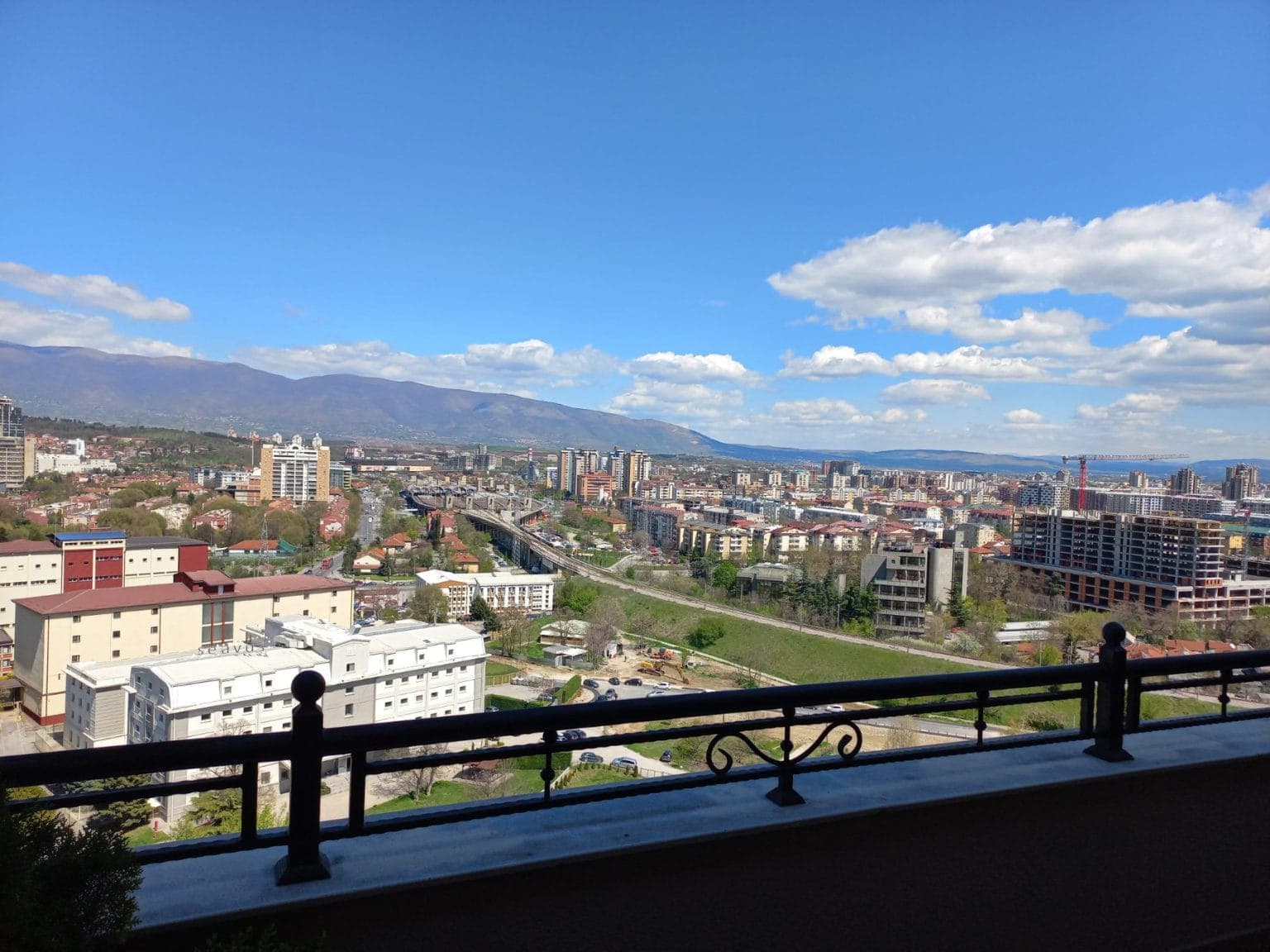 Комплетно опремен стан во Flatiron - За Изнајмување - Кисела Вода - Слика 4