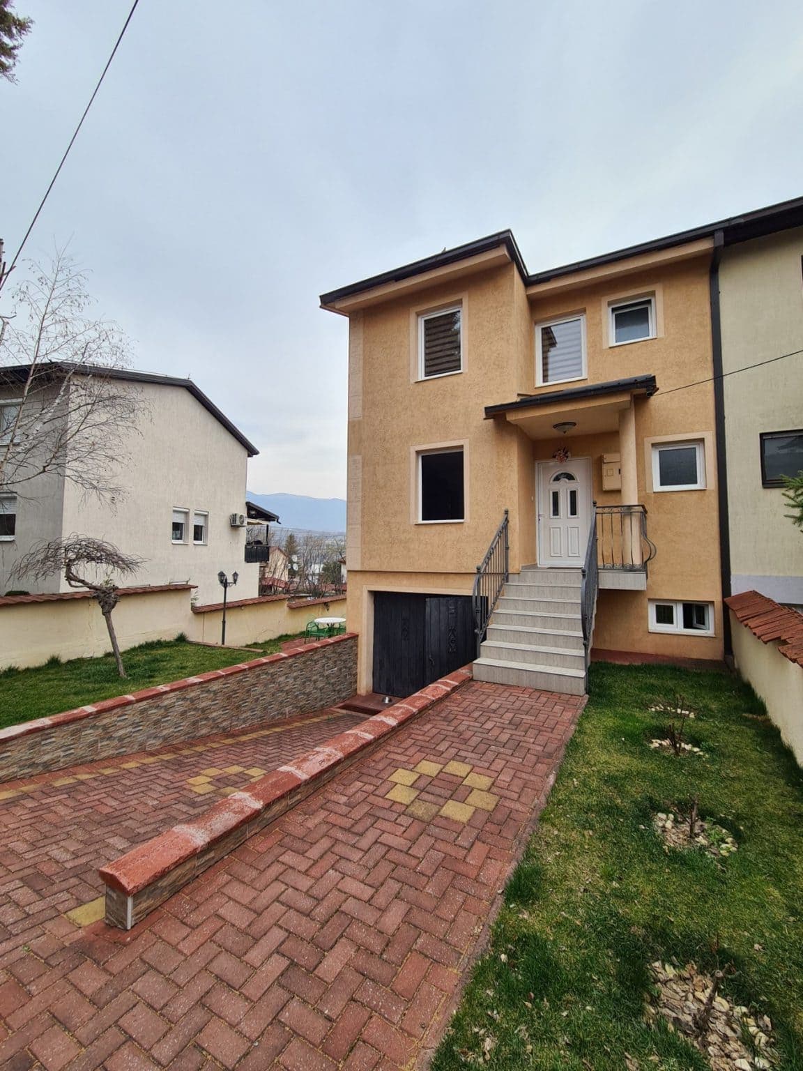 House with mountain view in Radishani - For Sale - Butel - Image 3