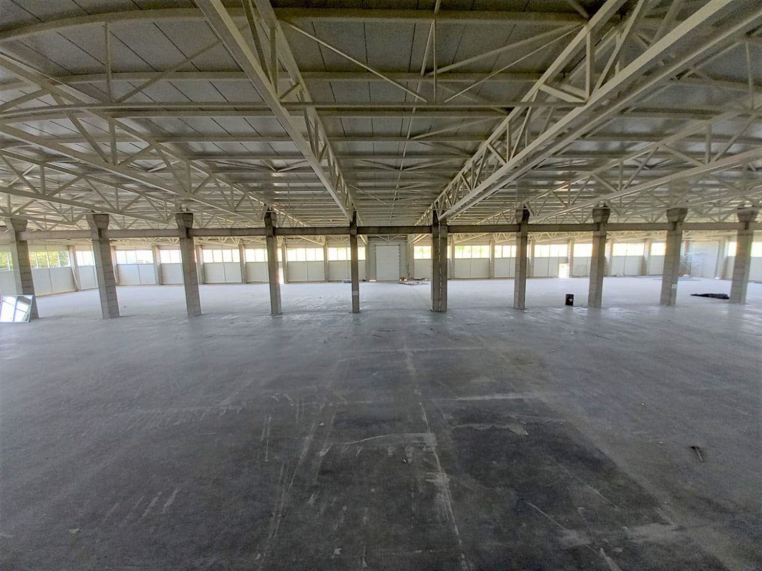 Се изнајмува магацин во Визбегово - 2