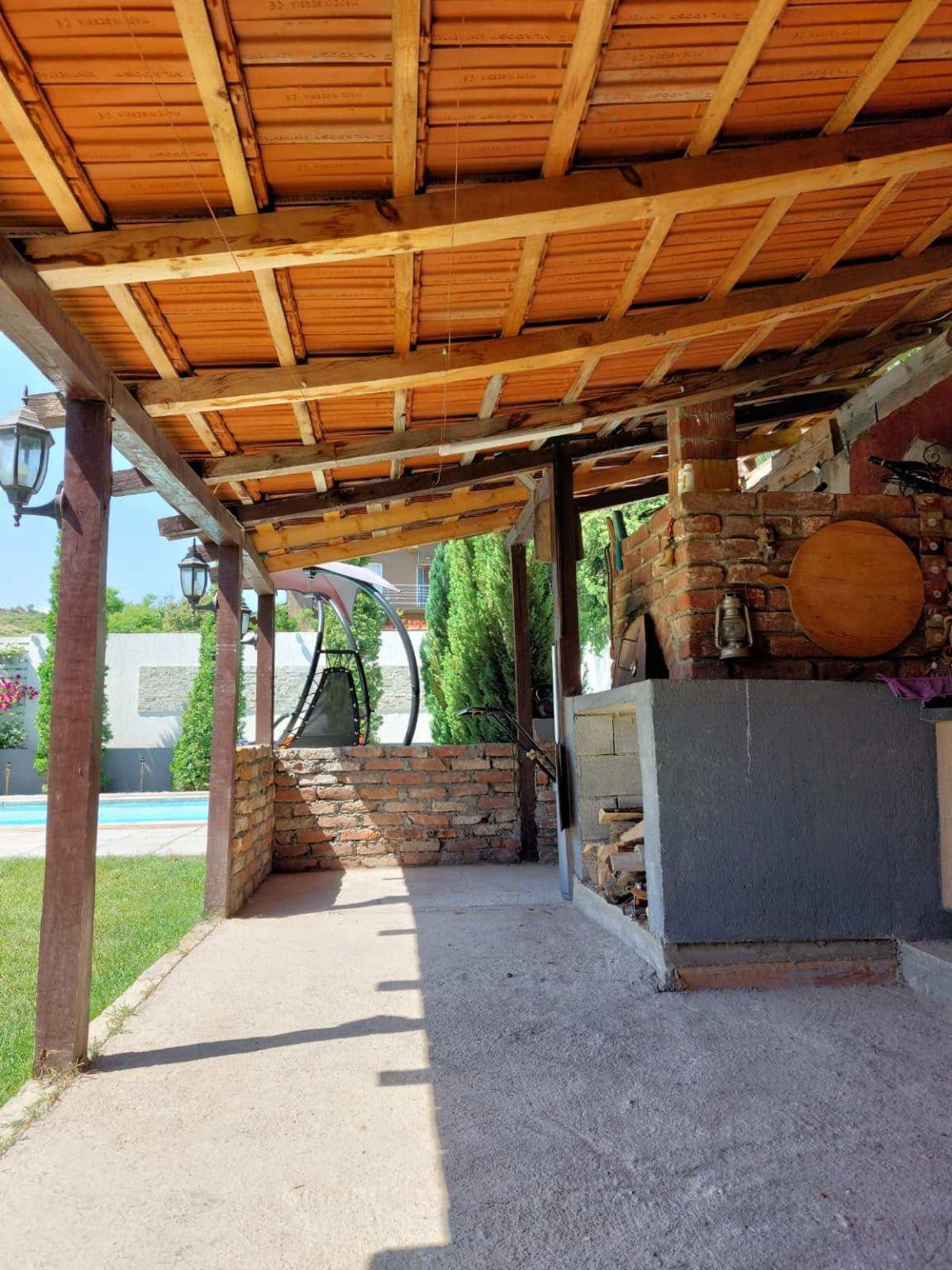 House with spacious yard on a peaceful location - 2