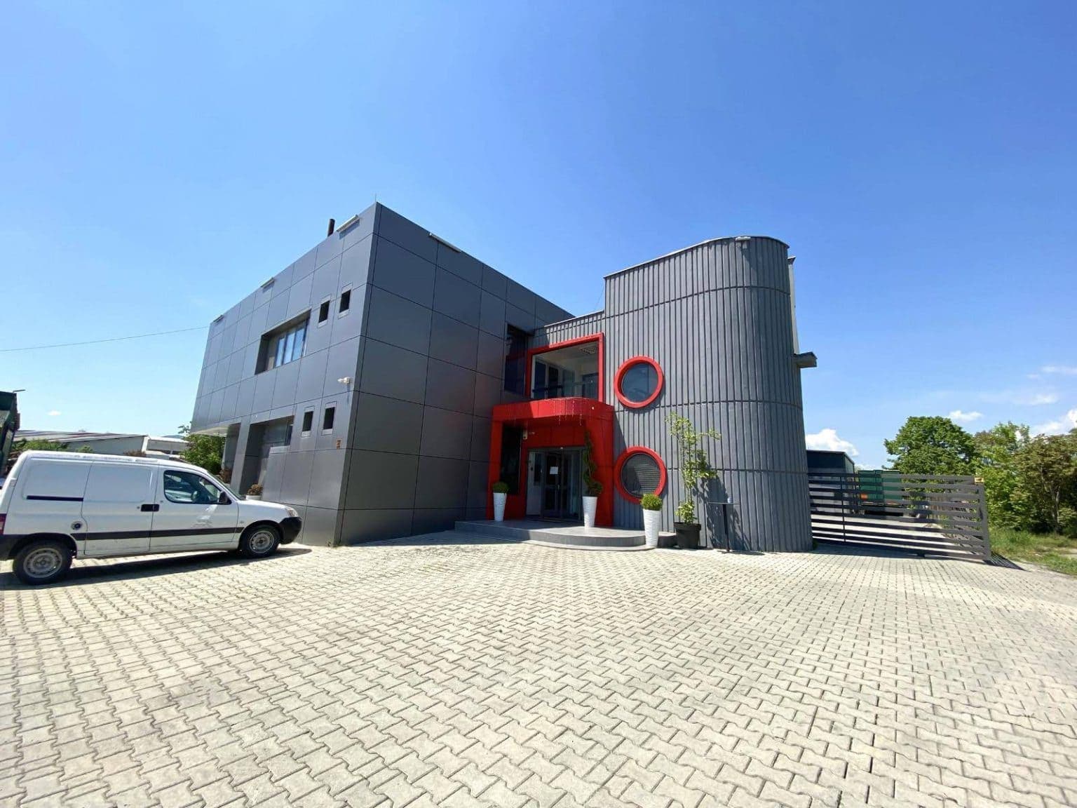 Се изнајмува деловен простор во Гази Баба - За Изнајмување - Гази Баба - Слика 1
