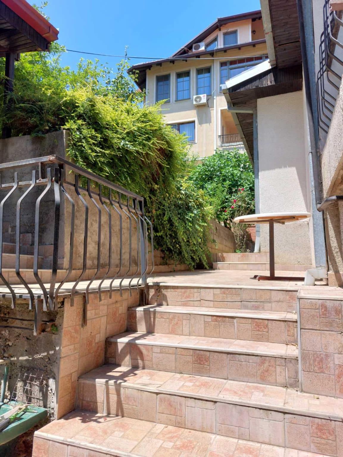 House for sale on a great location in Crniche - 2