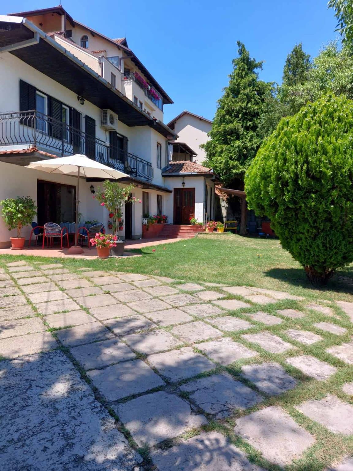 House for sale on a great location in Crniche - For Sale - Crniche