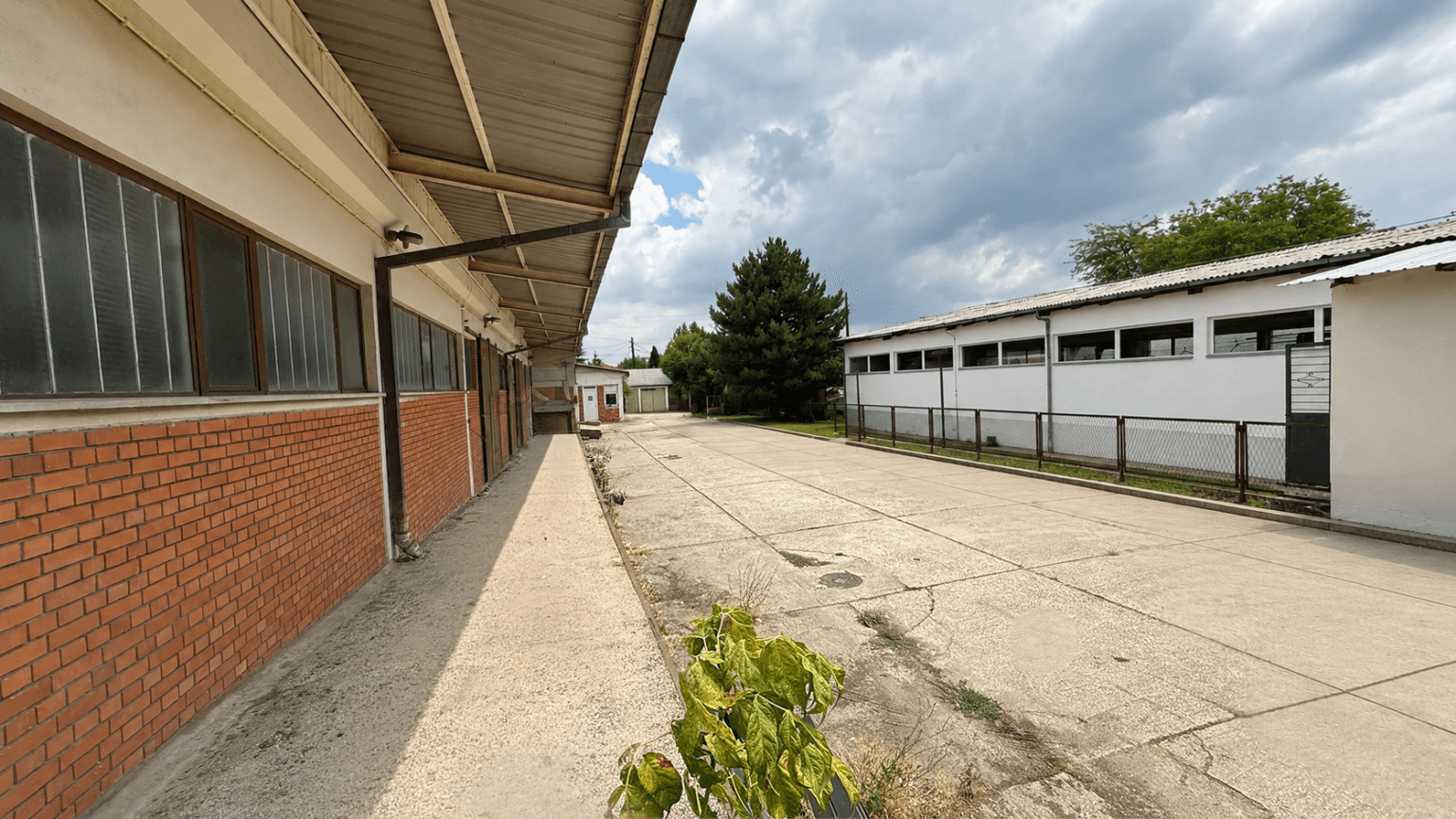 Јавни складишта за продажба на одлична локација - За Продажба - Кисела Вода - Слика 21