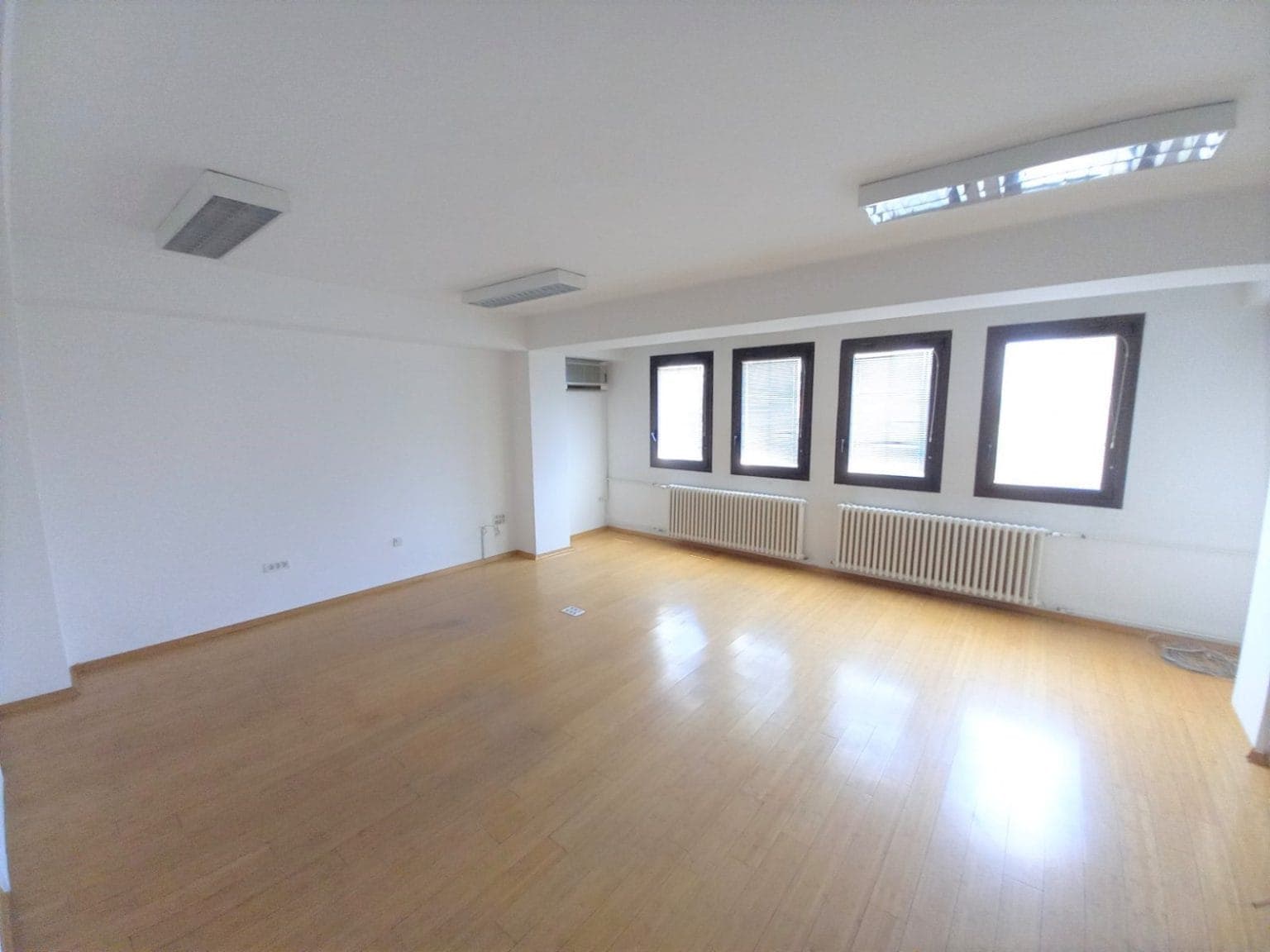 Office space for rent in Avtokomanda - For Rent - Gazi Baba - Image 1