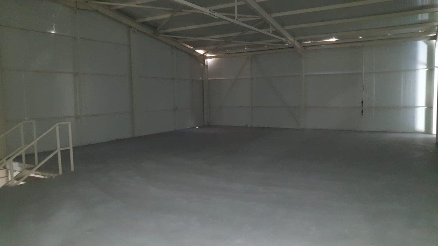 СЕ ИЗНАЈМУВА НОВ МАГАЦИНСКИ ПРОСТОР - За Изнајмување - Илинден - Слика 2