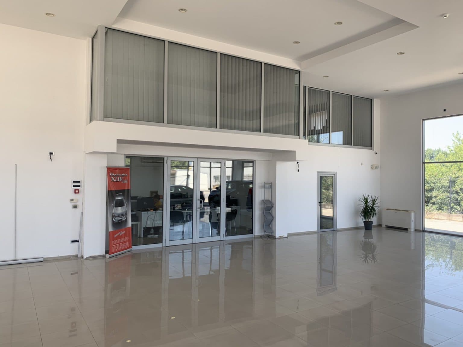 Business space and showroom in Ilinden - For Rent - Ilinden