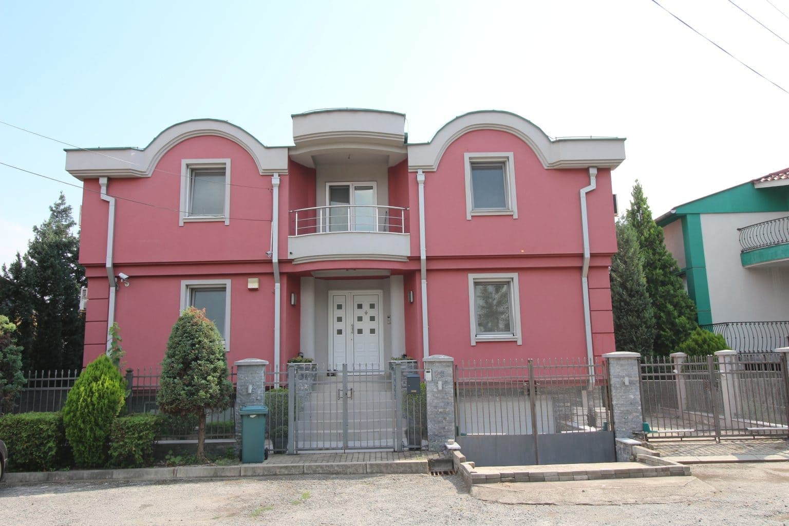 Се продава куќа со базен на мирна локација во Ченто - За Продажба - Гази Баба - Слика 18
