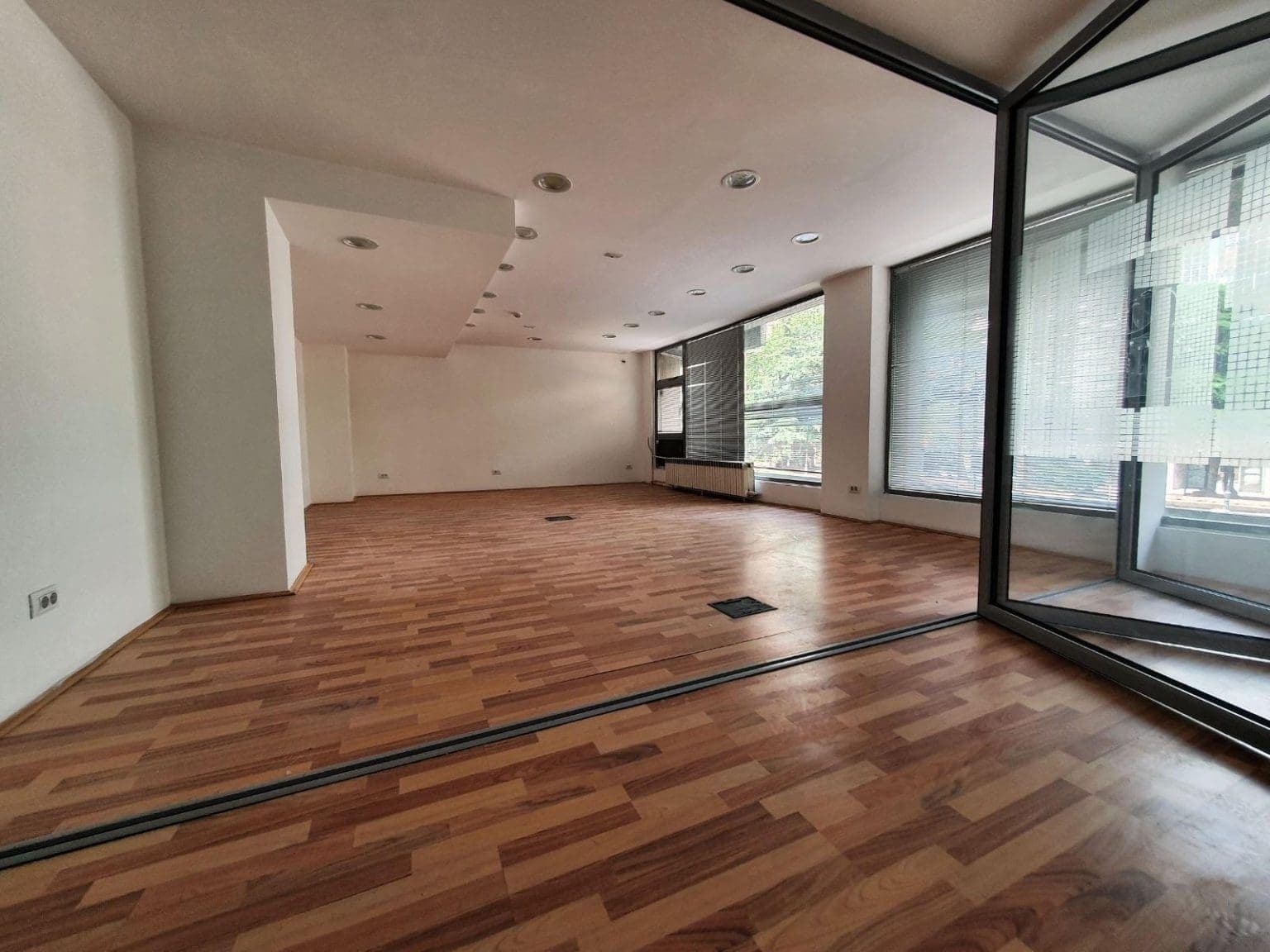 Business space in Center - For Rent - Centar - Image 13