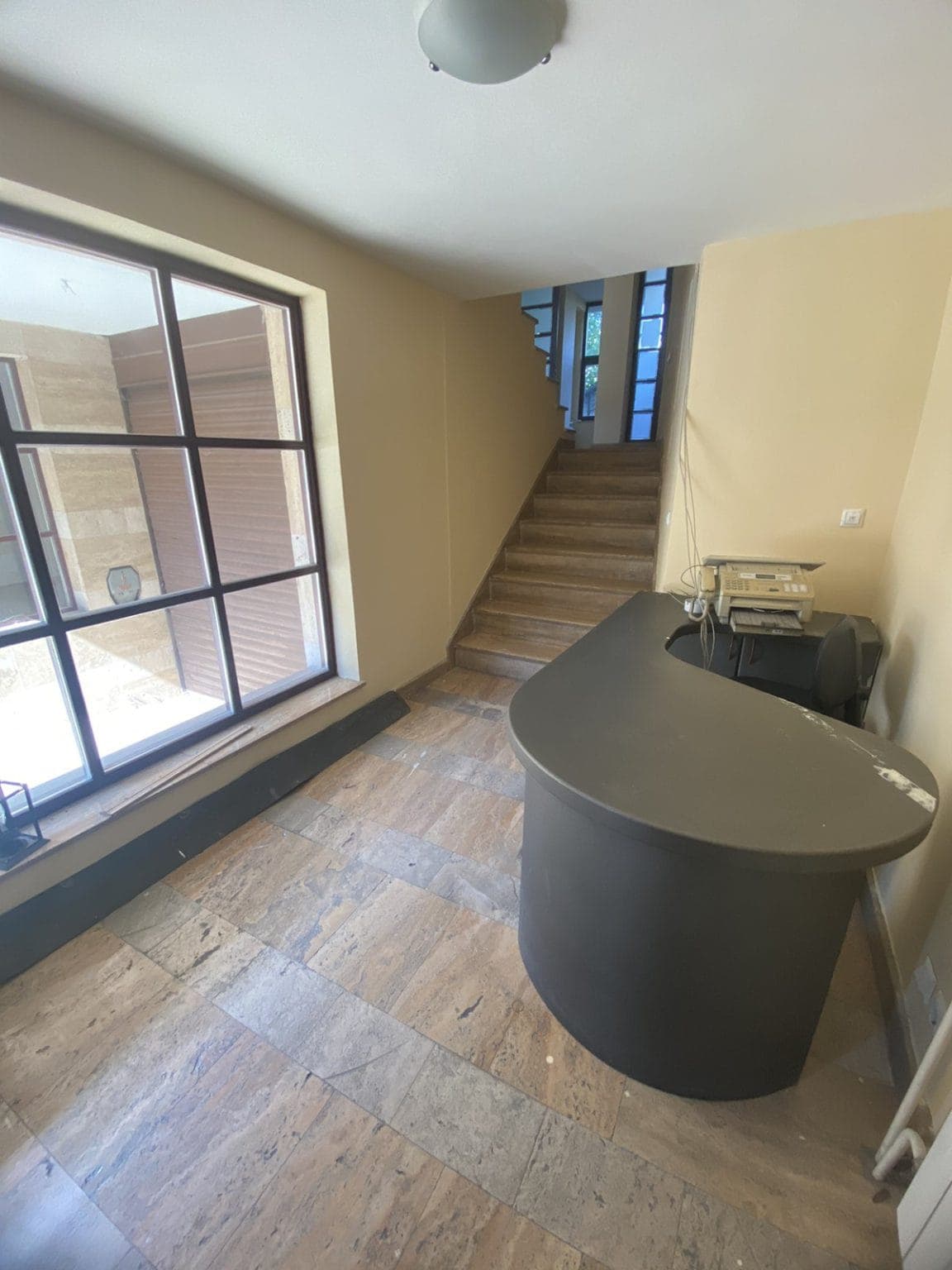 Деловен простор на одлична локација - For Rent - Centar - Слика 2