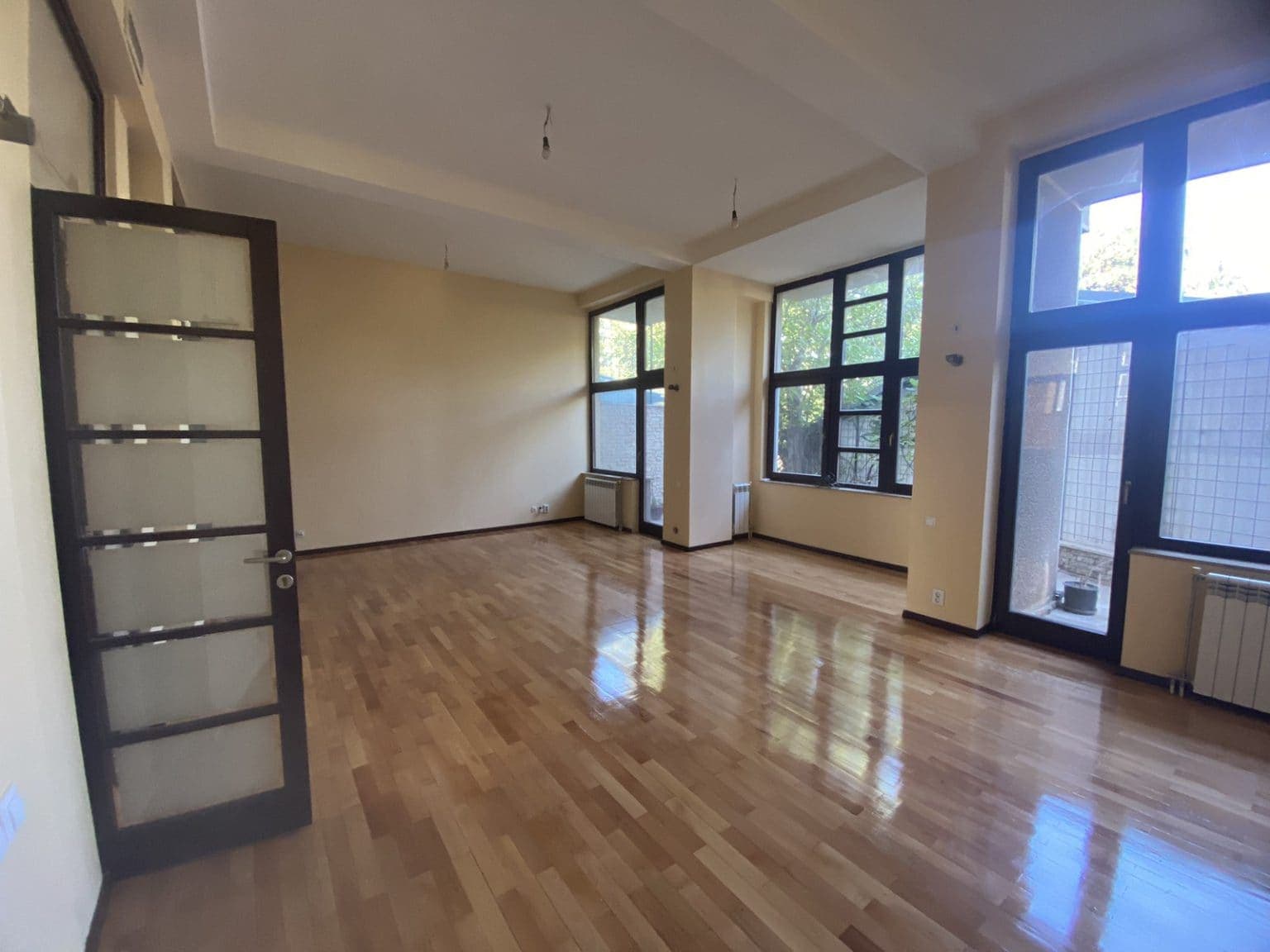 Деловен простор на одлична локација - For Rent - Centar - Слика 1