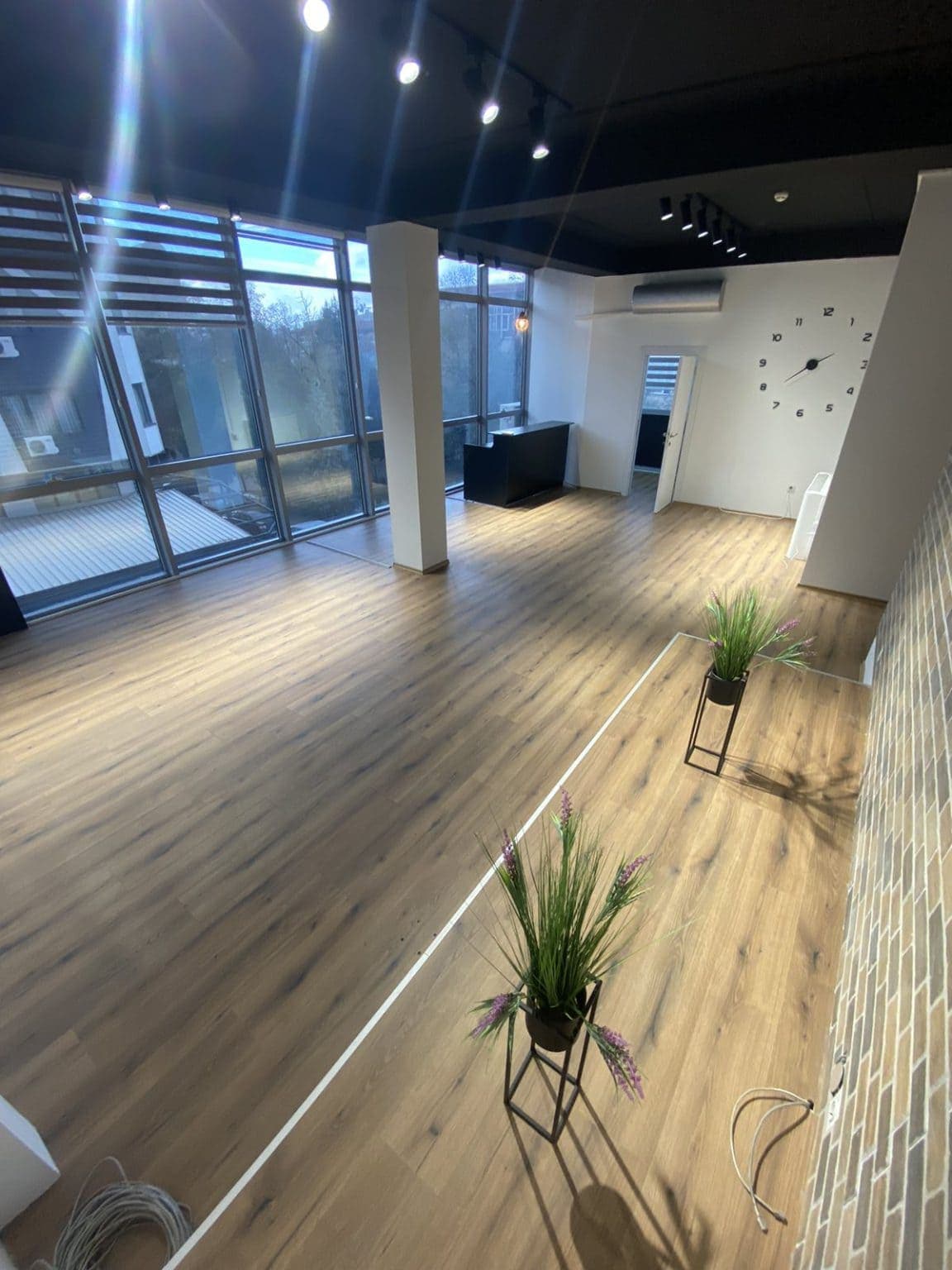 Business space 63m2 in Center - For Sale - Centar - Image 4