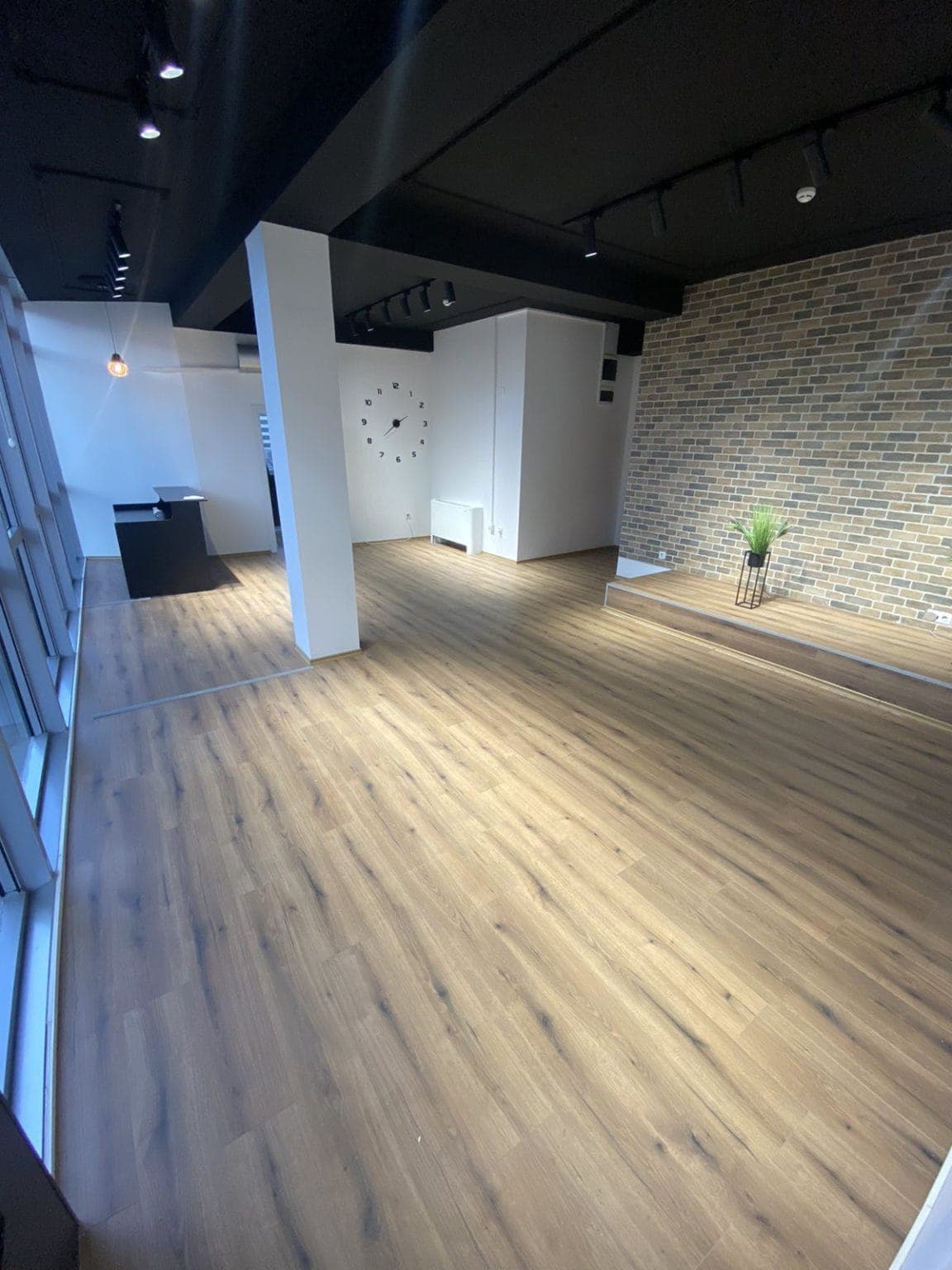 Business space 63m2 in Center - For Sale - Centar - Image 2