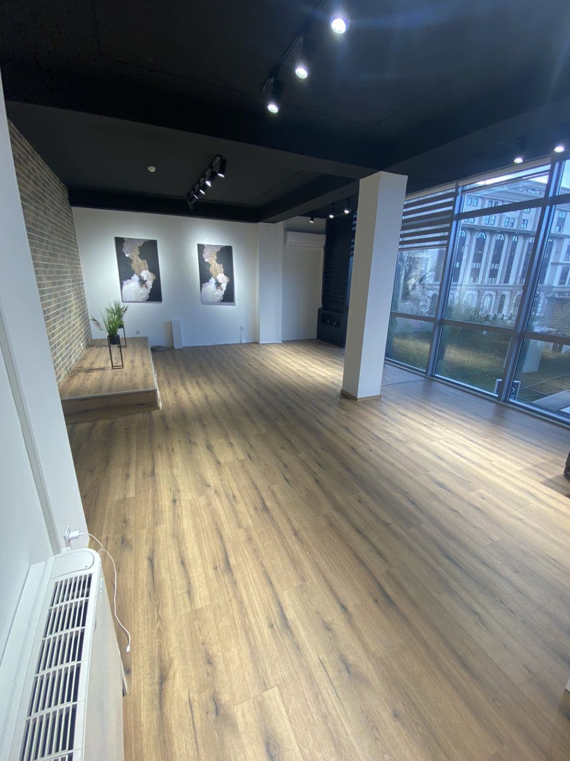 Business space 63m2 in Center - For Sale - Centar - Image 1