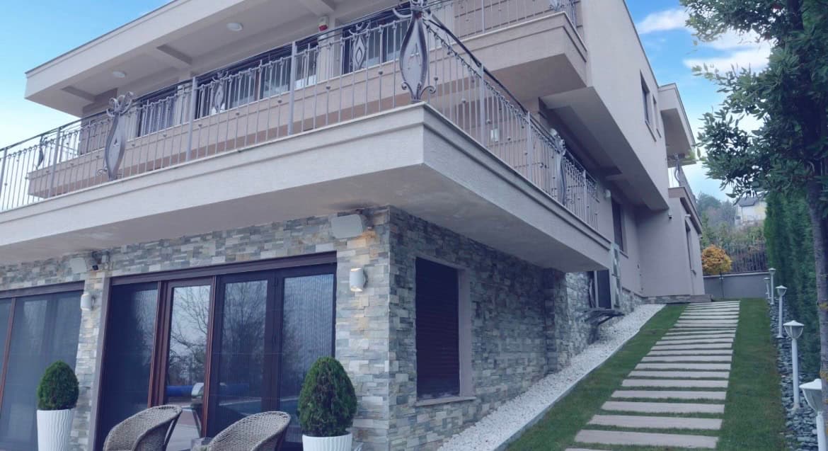 Spacious house with diplomatic status - 3