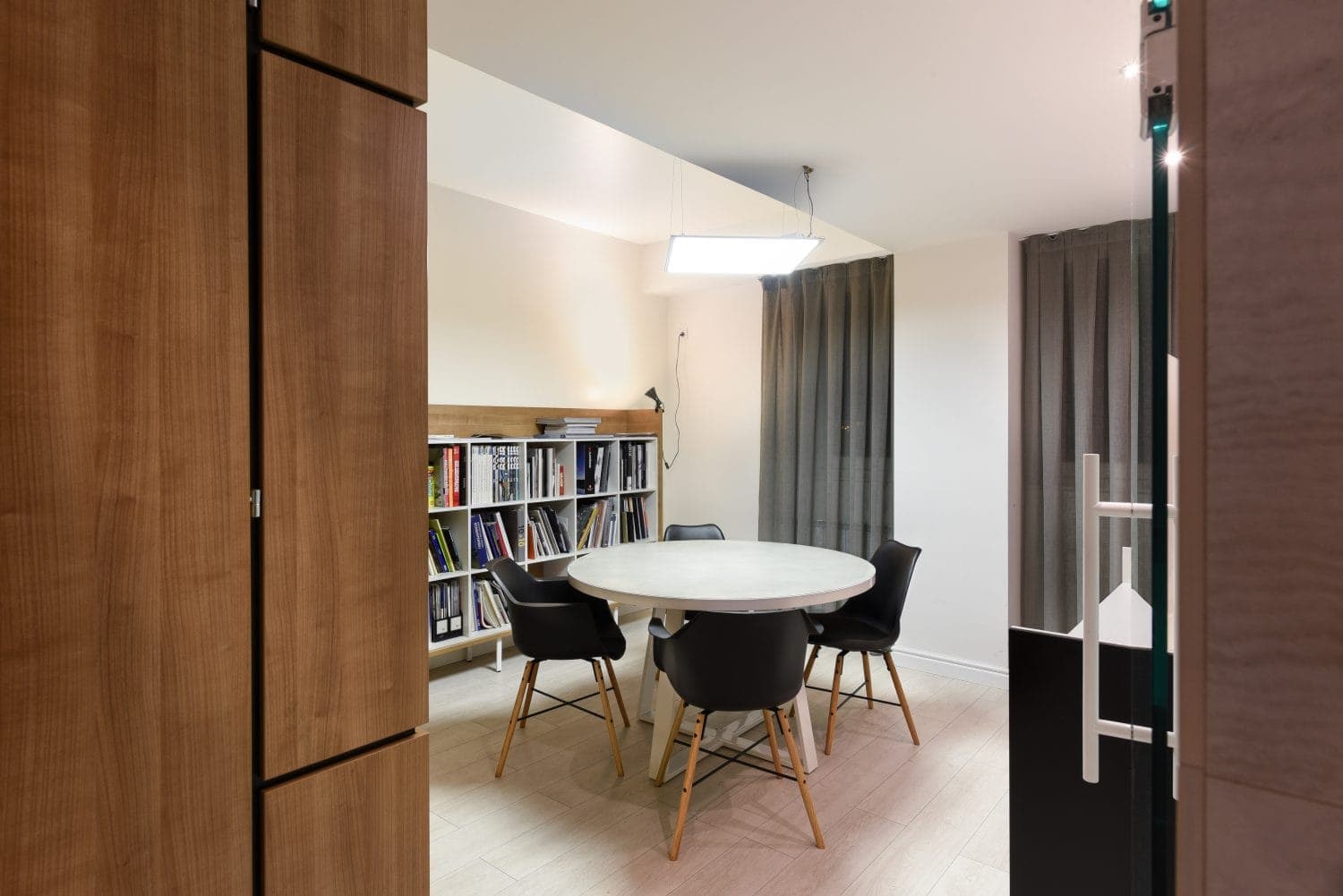 Нов деловен простор за изнајмување во Центар - За Изнајмување - Центар - Слика 2