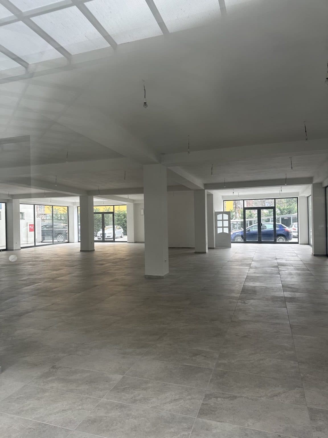 Business space 625m2 in Aerodrom - For Rent - Aerodrom