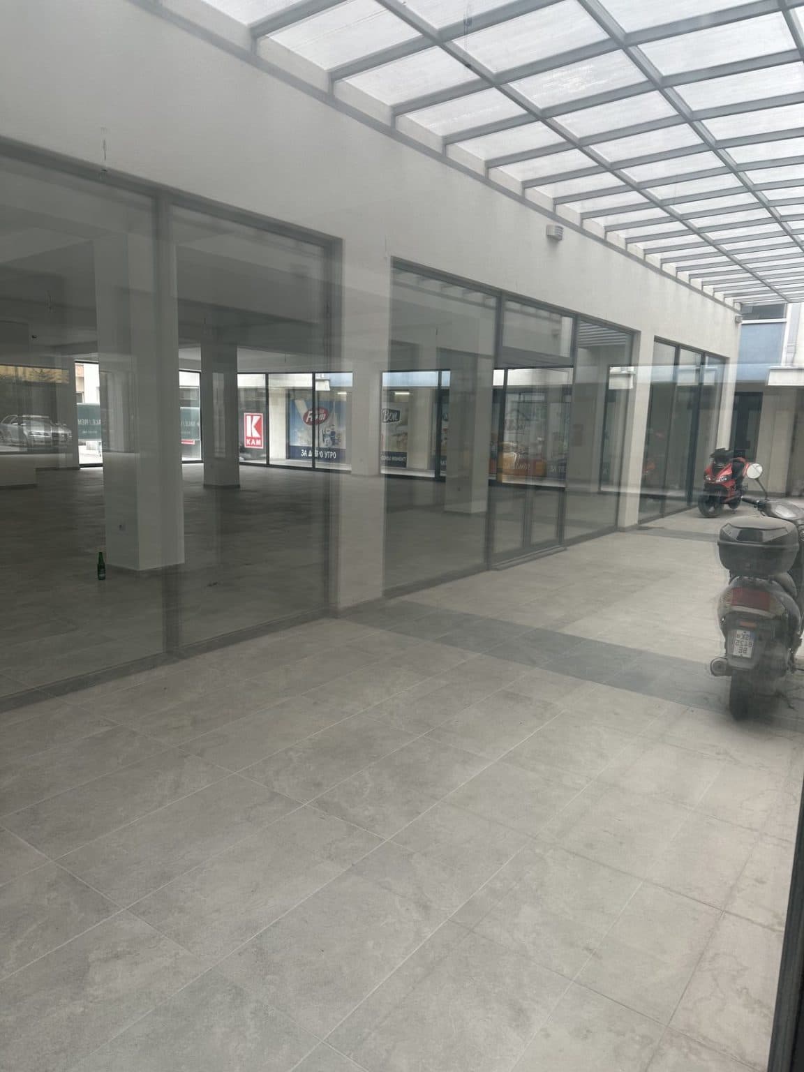 Business space 625m2 in Aerodrom - 3
