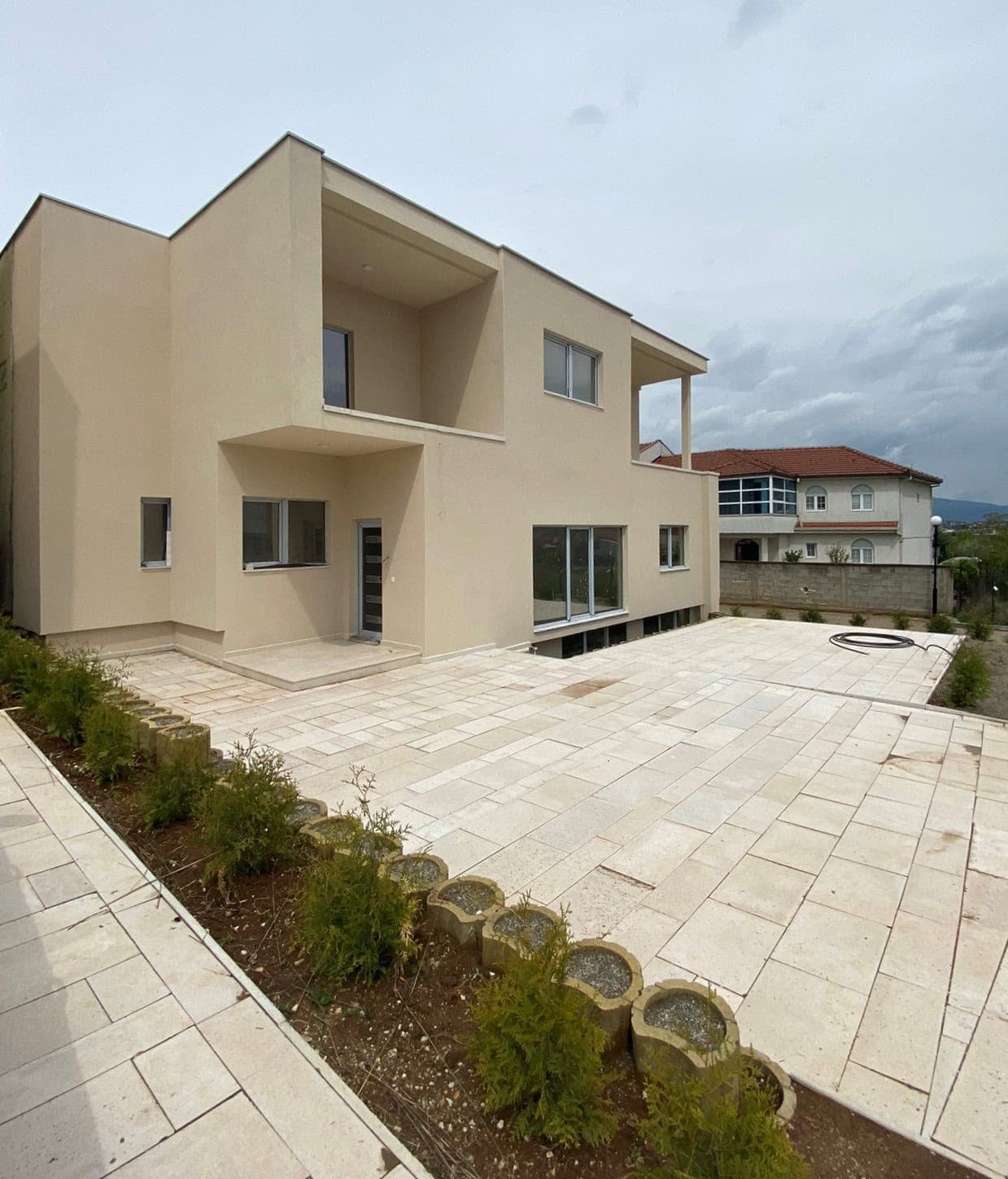 New villas with spacious yard in Bardovci - 3