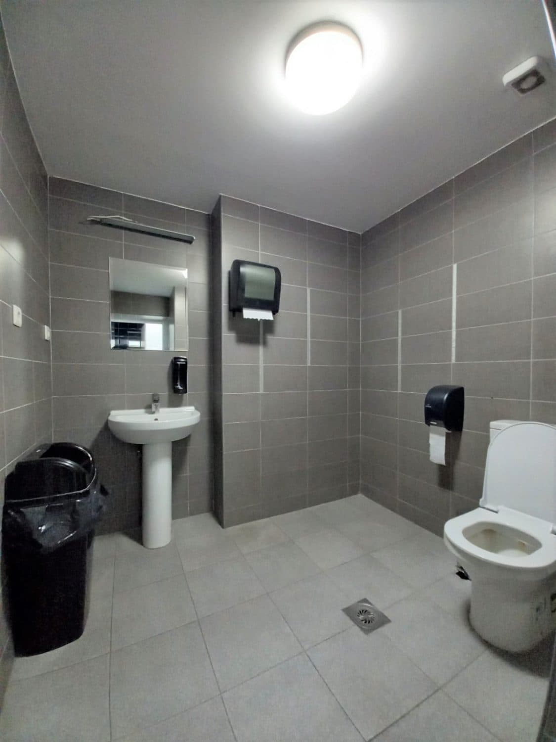 Премиум деловна зграда со канцелариски простории - За Изнајмување - Кисела Вода - Слика 15