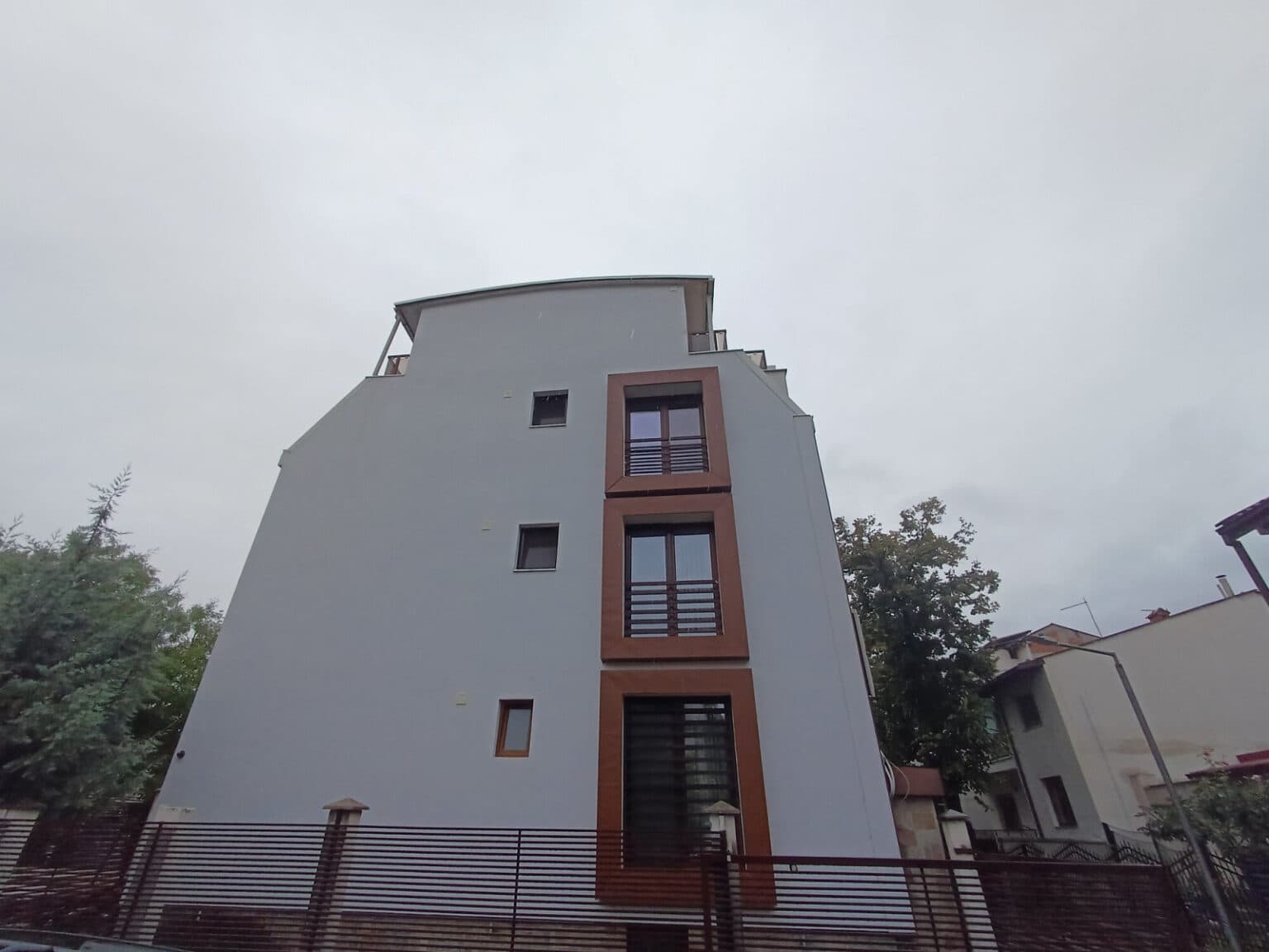 Business building in Taftalidze - For Sale - Karposh - Image 4