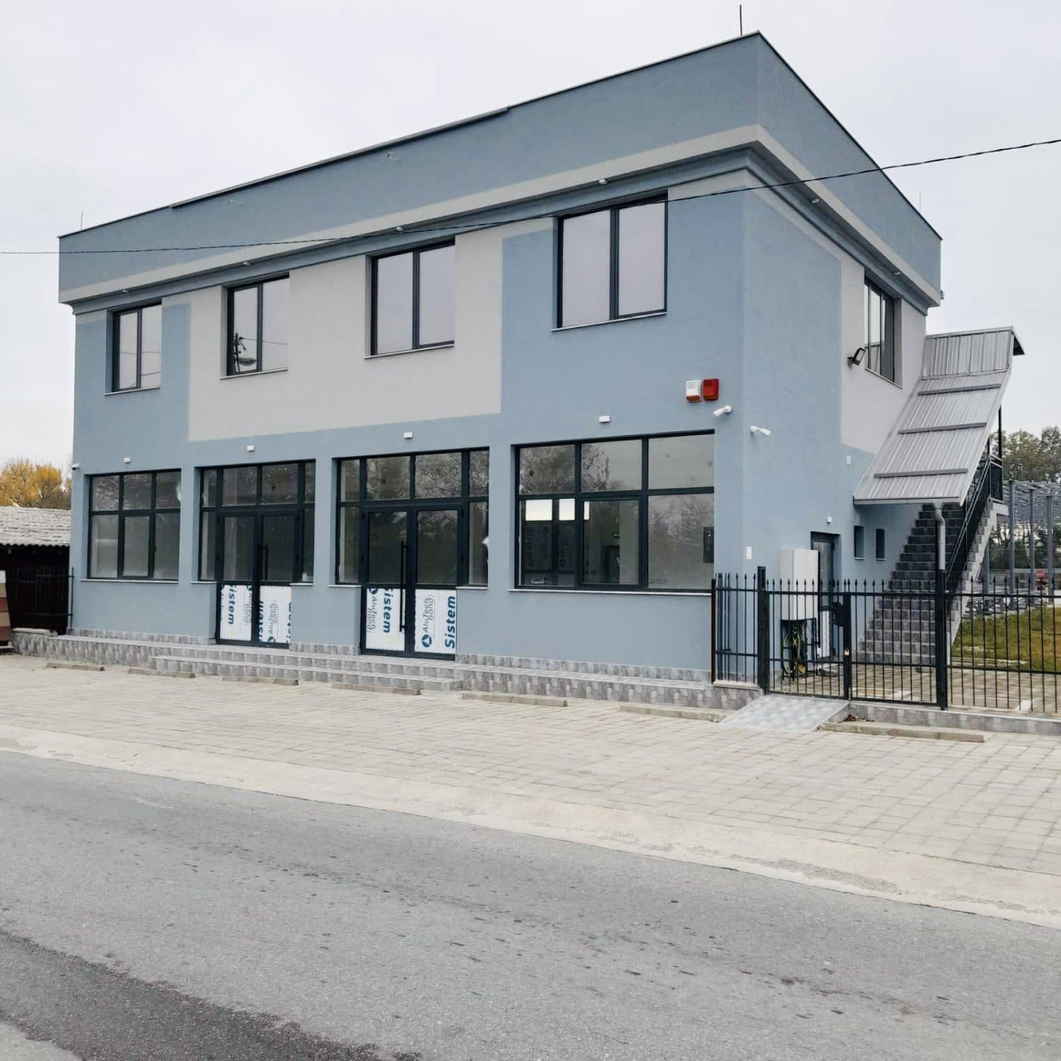 Индустриски објект во Илинден - За Изнајмување - Илинден - Слика 1