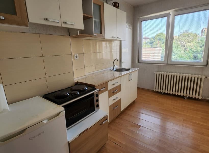 Деловен простор 50м2 на ул.Македонија - За Изнајмување - Центар - Слика 2