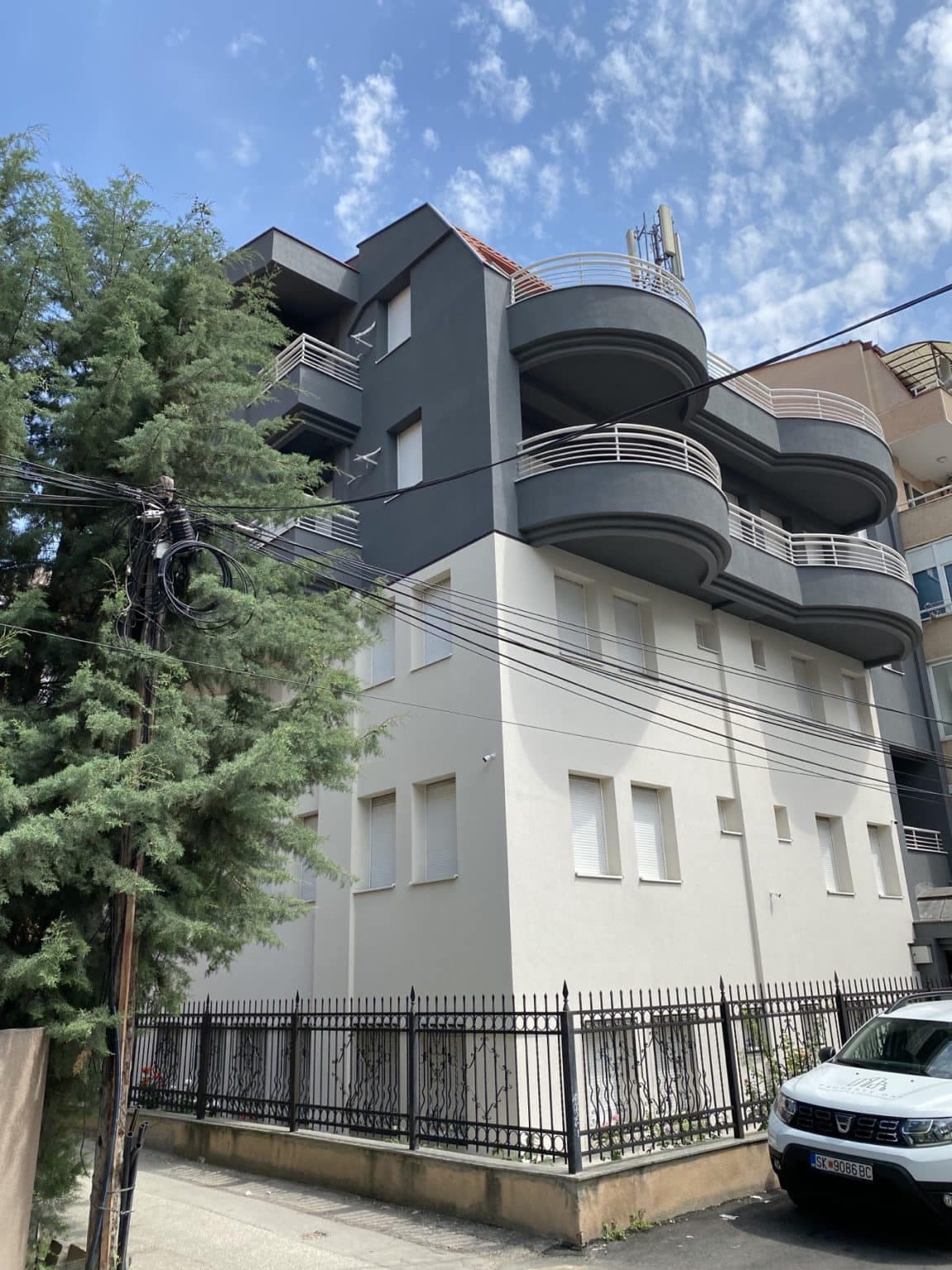 Деловно/станбен објект 893м2 во Кисела Вода - За Продажба - Кисела Вода