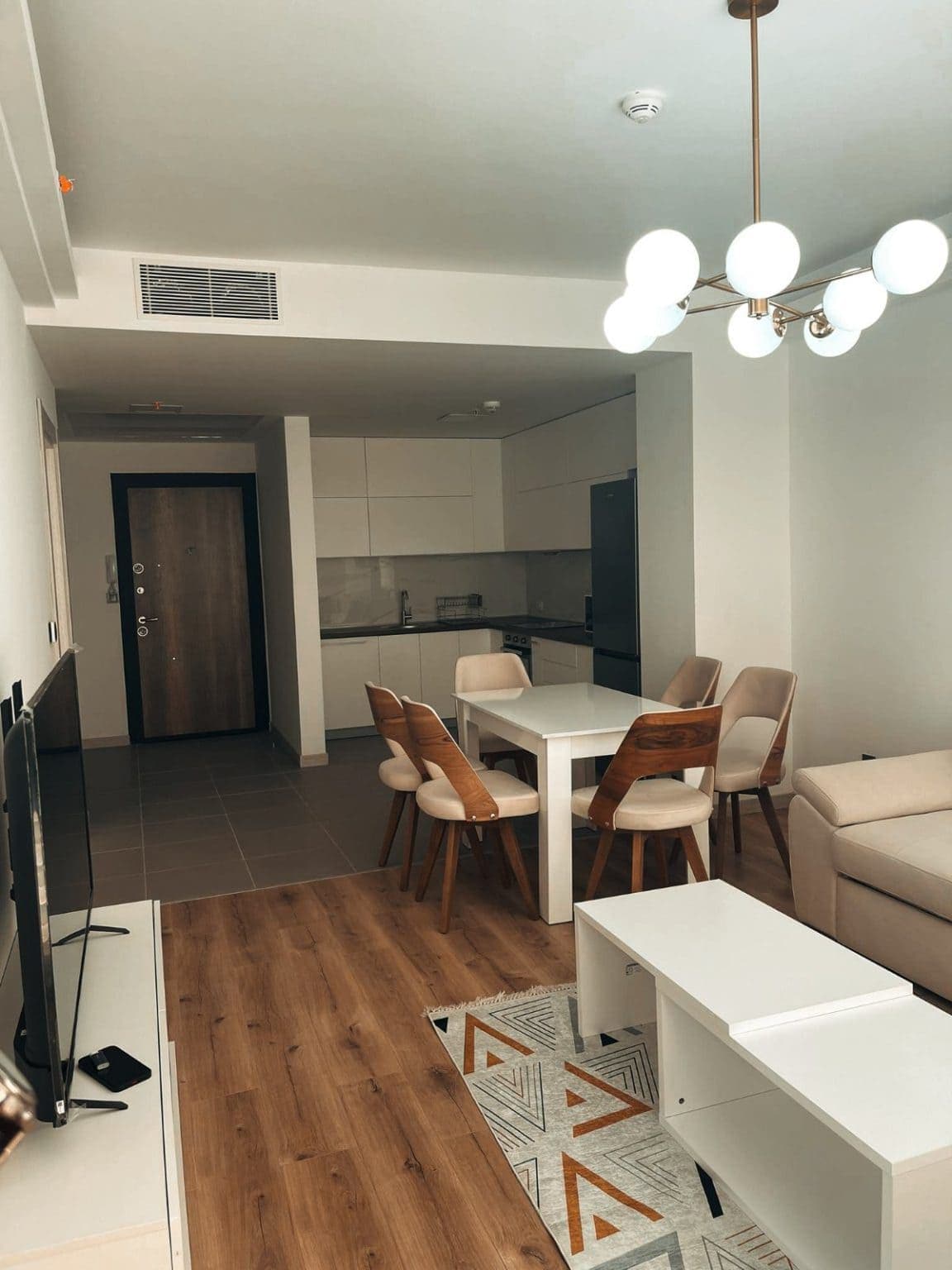 Стан 53м2 во Sky City - For Rent - Aerodrom - Слика 2