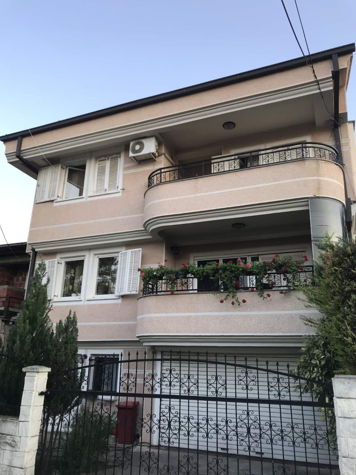 Куќа на мирна локација во Жданец - За Изнајмување - Карпош - Слика 1