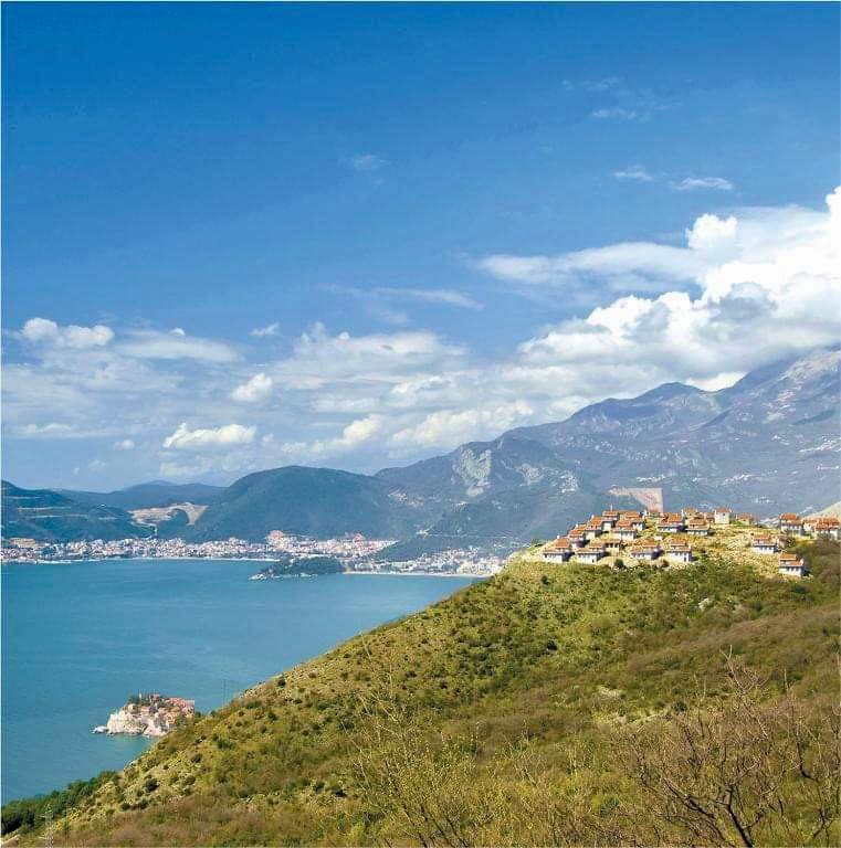 Plot for sale on a beautiful location above St. Stefan (Budva) - For Sale - Montenegro - Image 1