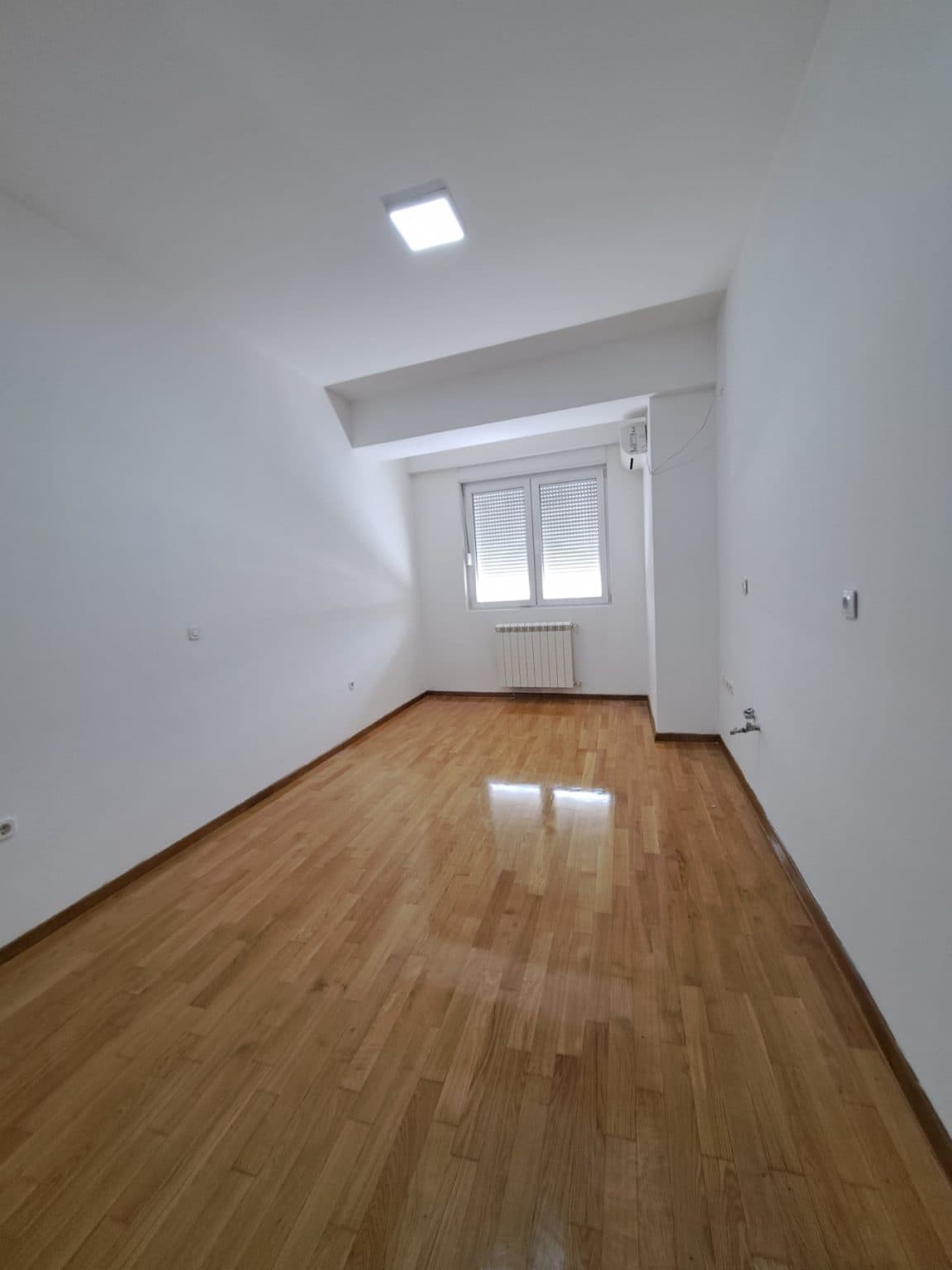 Office space 400m2 in business building - For Rent - Karposh - Image 5