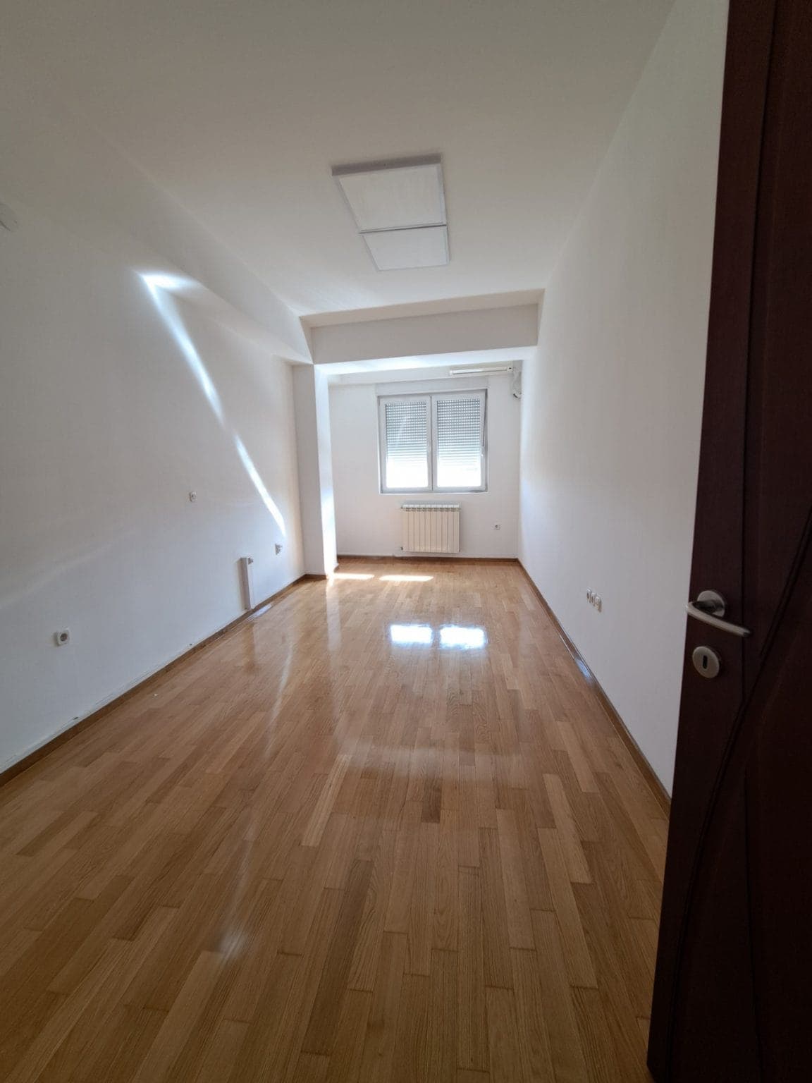 Office space 400m2 in business building - For Rent - Karposh - Image 9