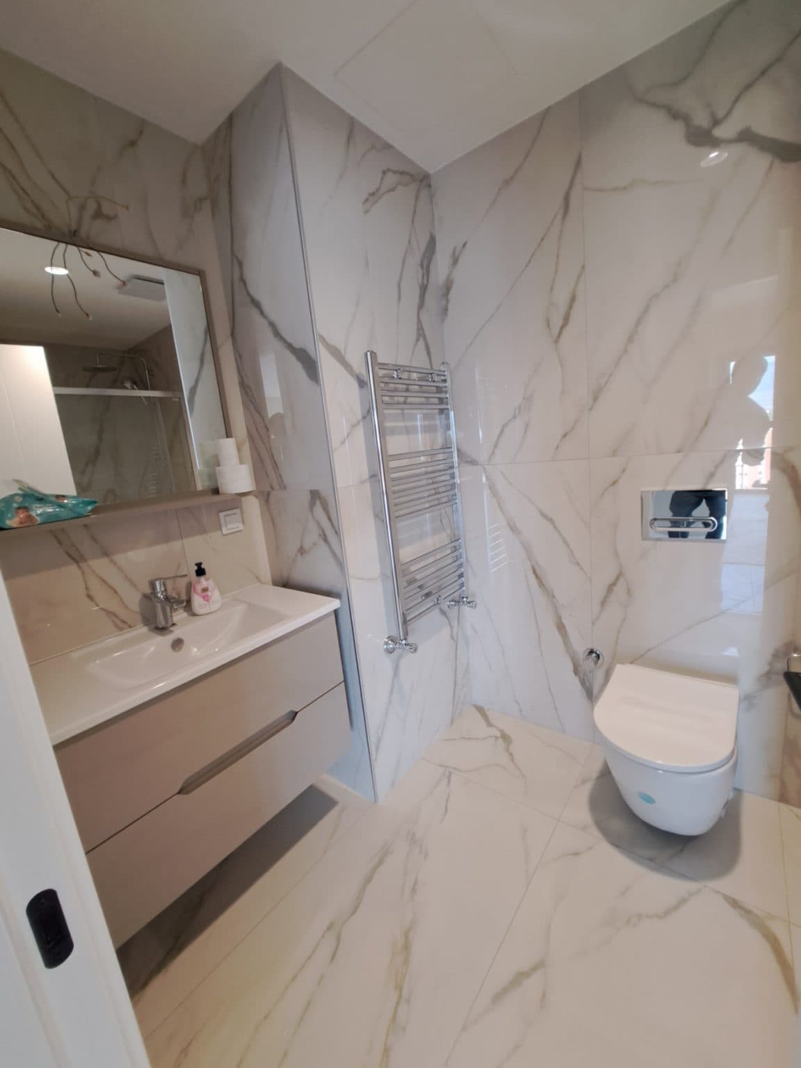 Office space 106m2 in new premium building - For Rent - Centar - Image 2