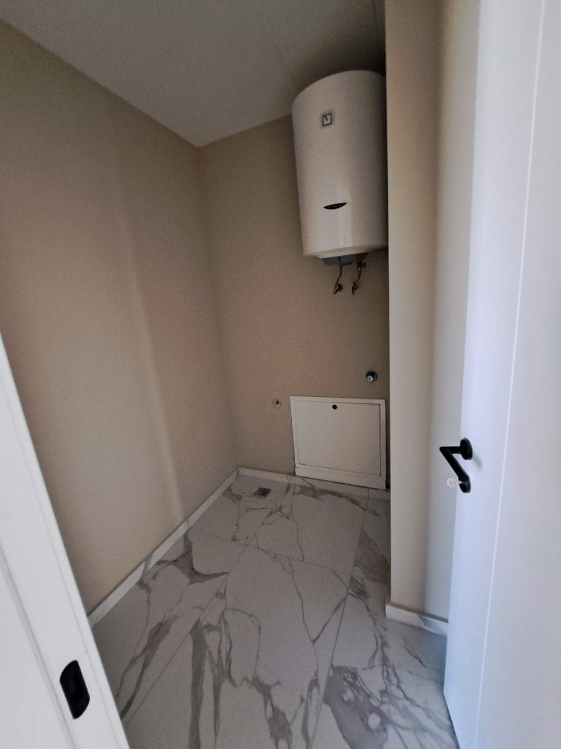 Office space 106m2 in new premium building - For Rent - Centar - Image 3