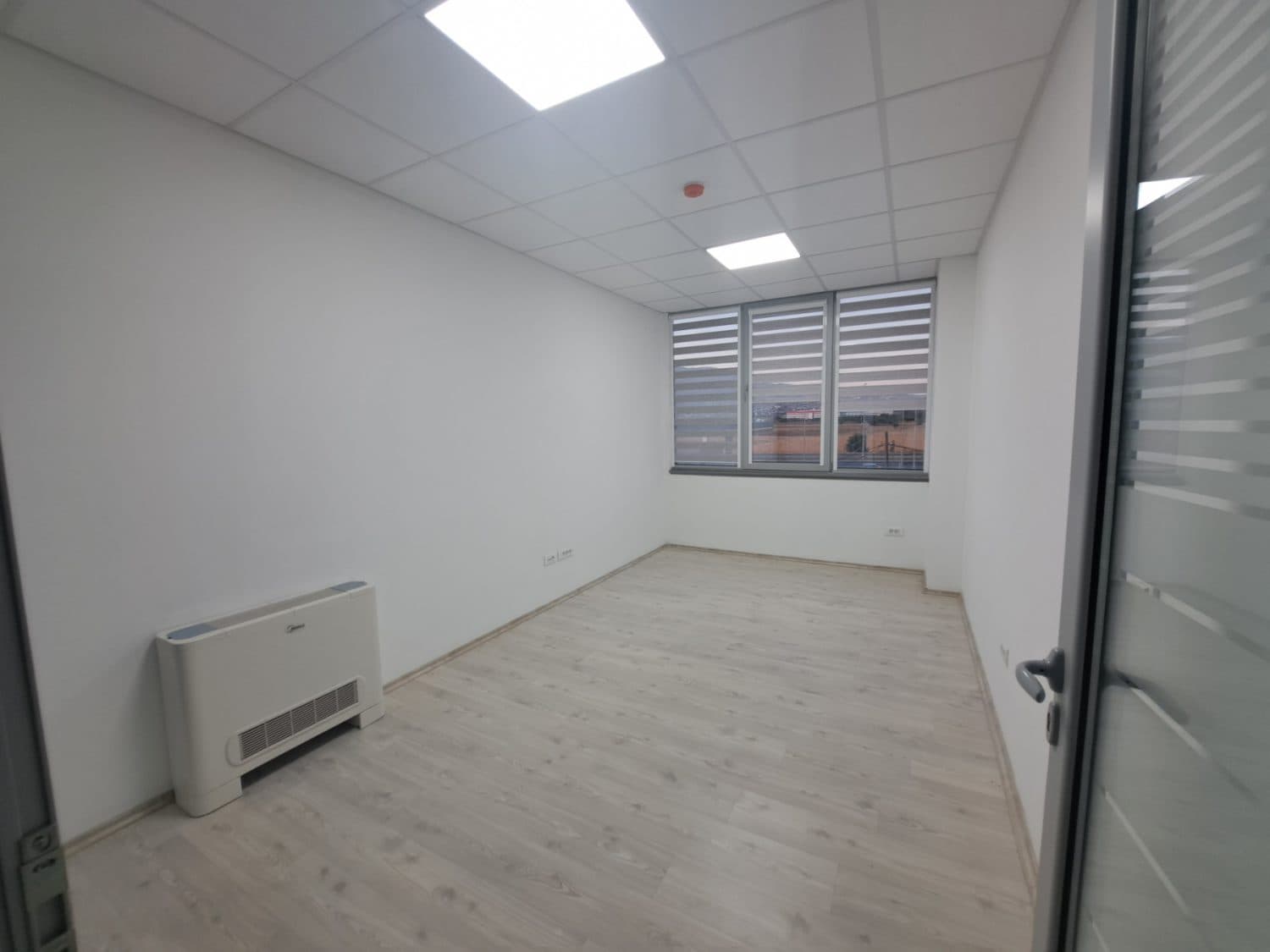 Се изнајмува магацински и канцелариски простор во Илинден - За Изнајмување - Илинден - Слика 7