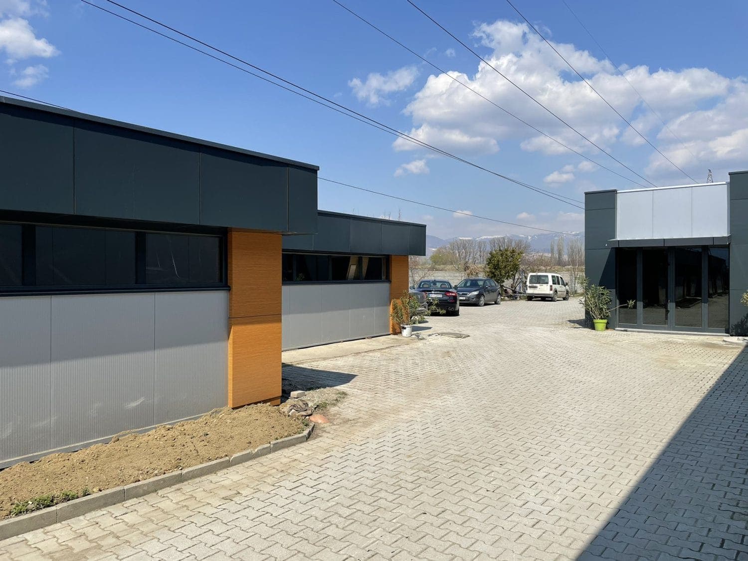 Деловен објект 2700м2 во Ѓорче Петров - За Изнајмување - Ѓорче Петров - Слика 5