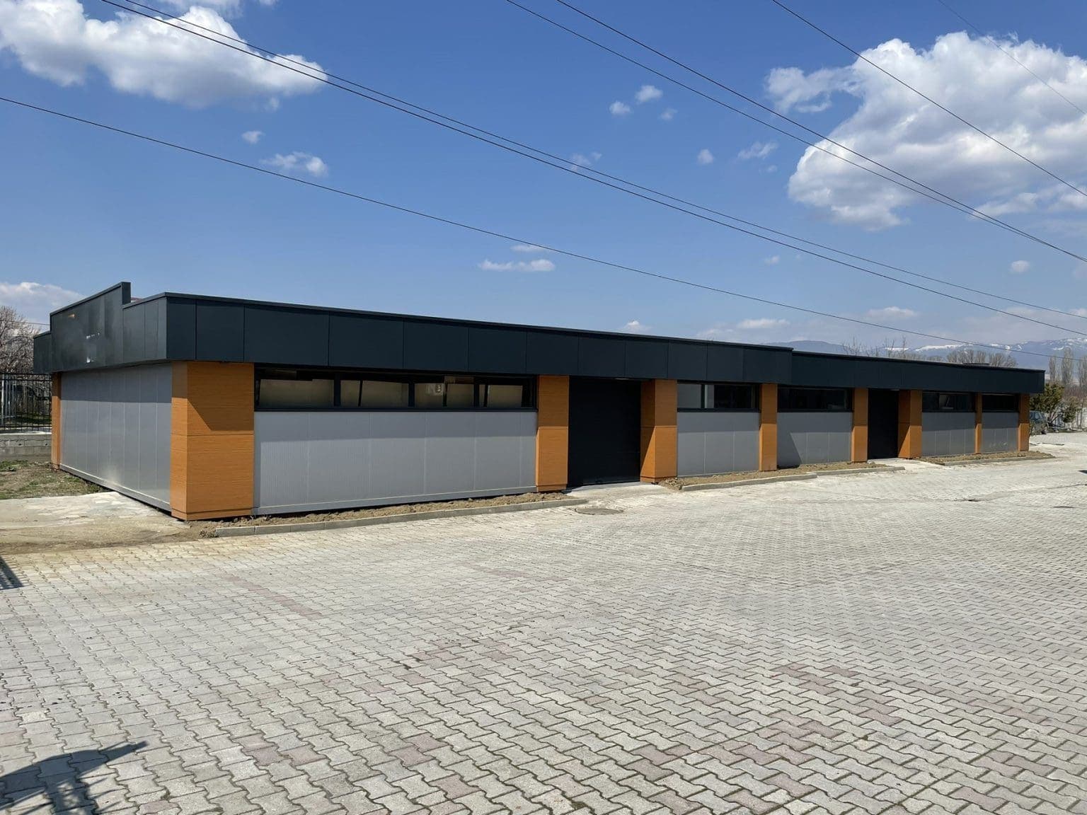 Деловен објект 2700м2 во Ѓорче Петров - 2