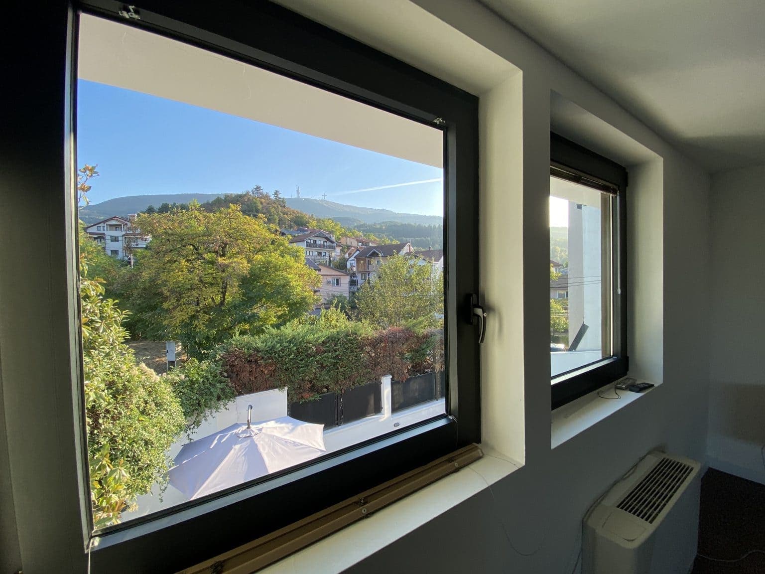 Луксузна куќа 230м2 на Водно - За Изнајмување - Водно - Слика 9